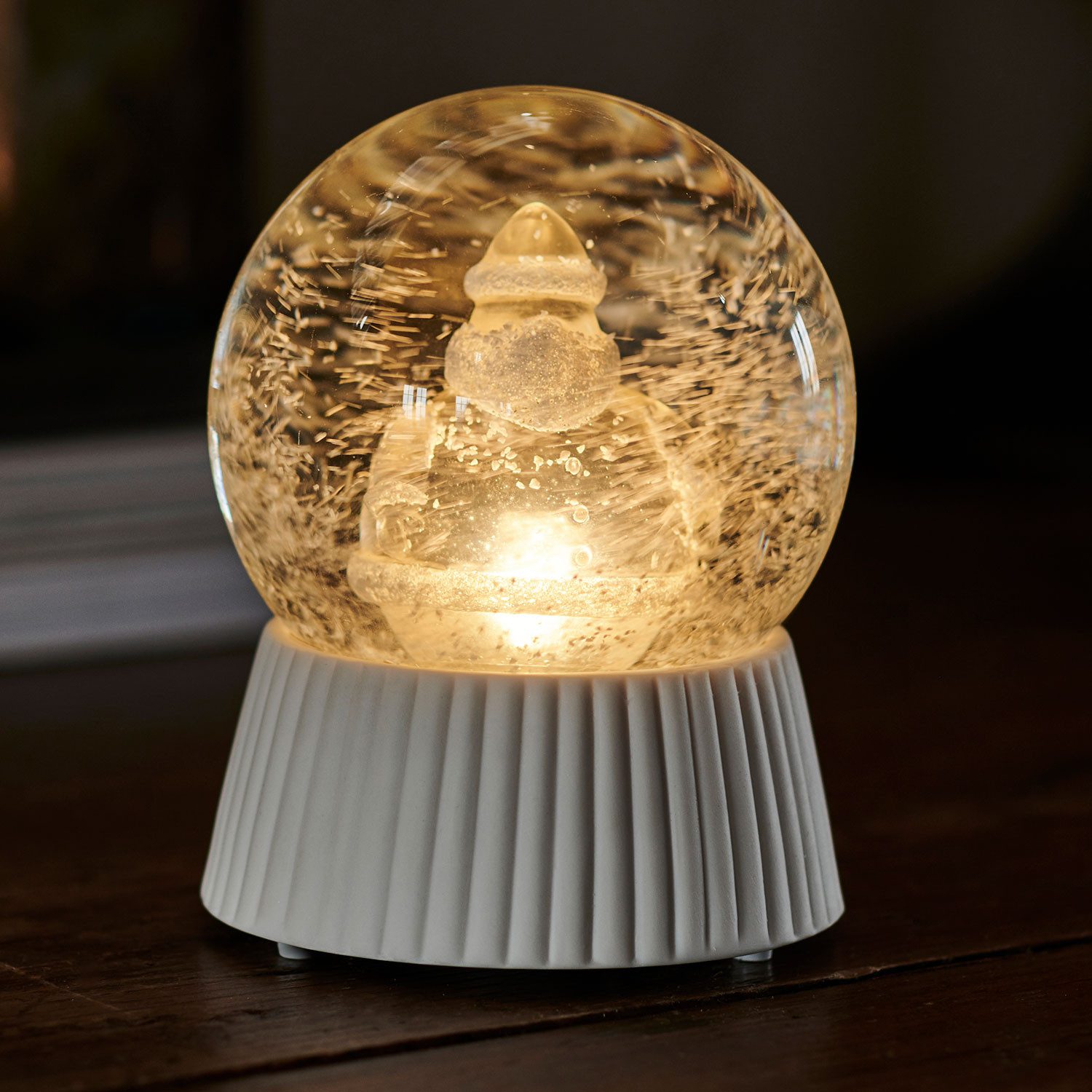 Sirius Home A/S Schneekugel Sirius LED Schneekugel 13cm weiß, fernbedienbar