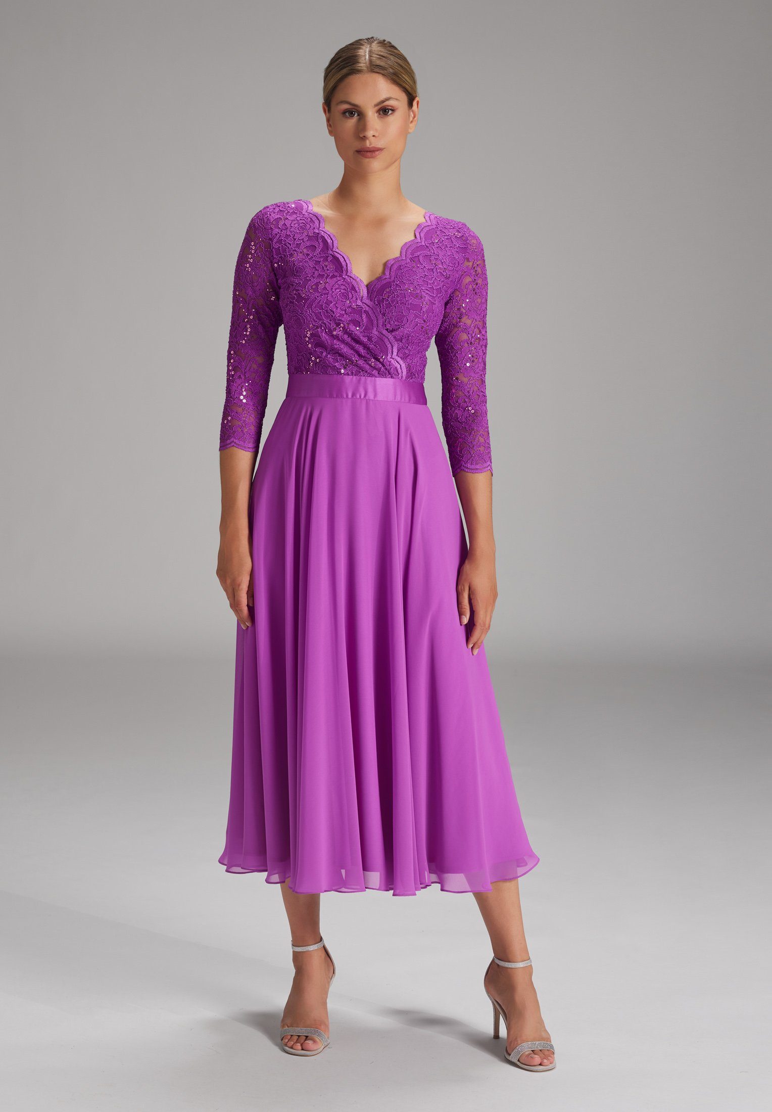 SWING Partykleid Taillierter Schnitt mit ausgestelltem günstig online kaufen