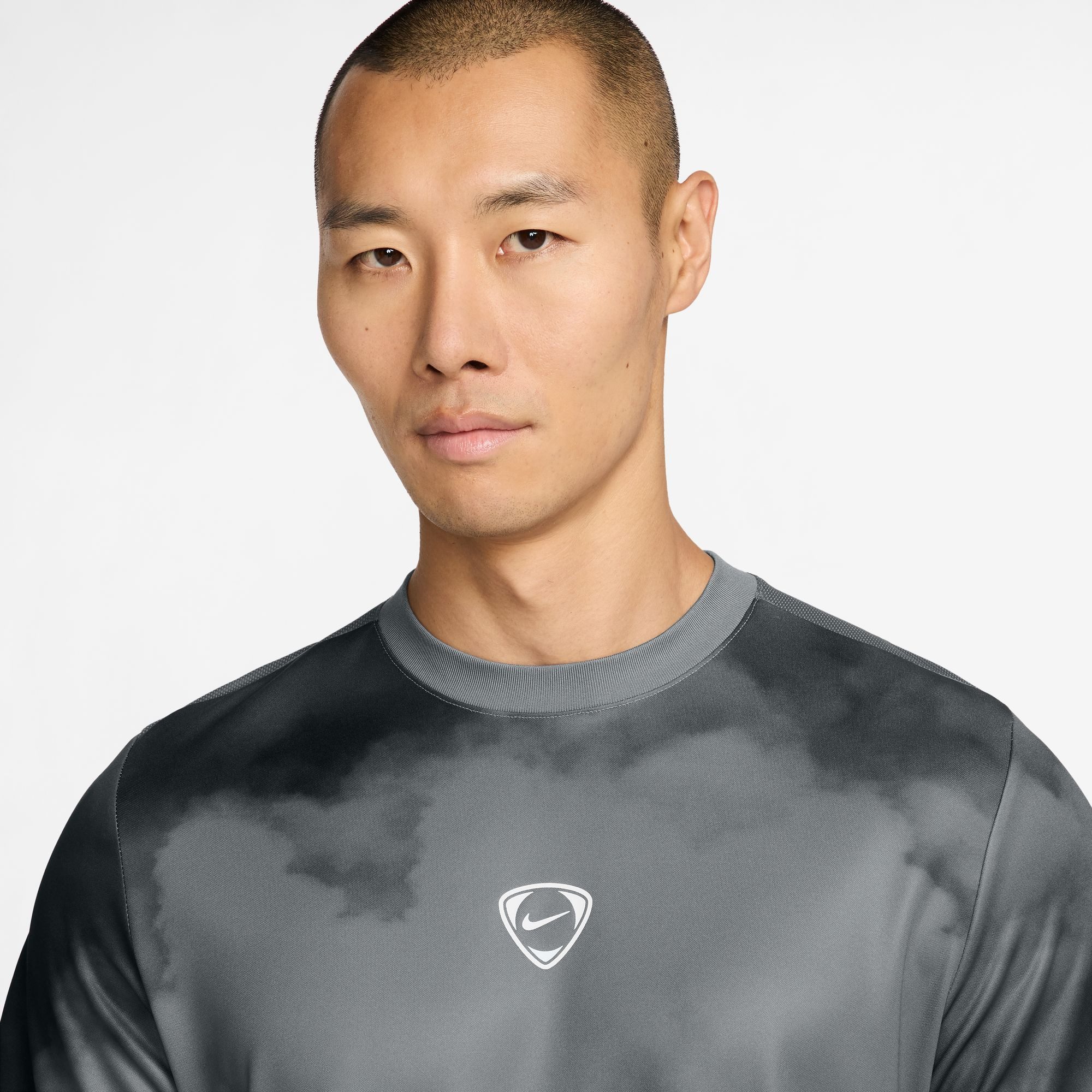 Nike Fußballtrikot M NK DF ACD+ SS TOP GX AOP Fußball, sportlicher Stil, leichtes Tragegefühl