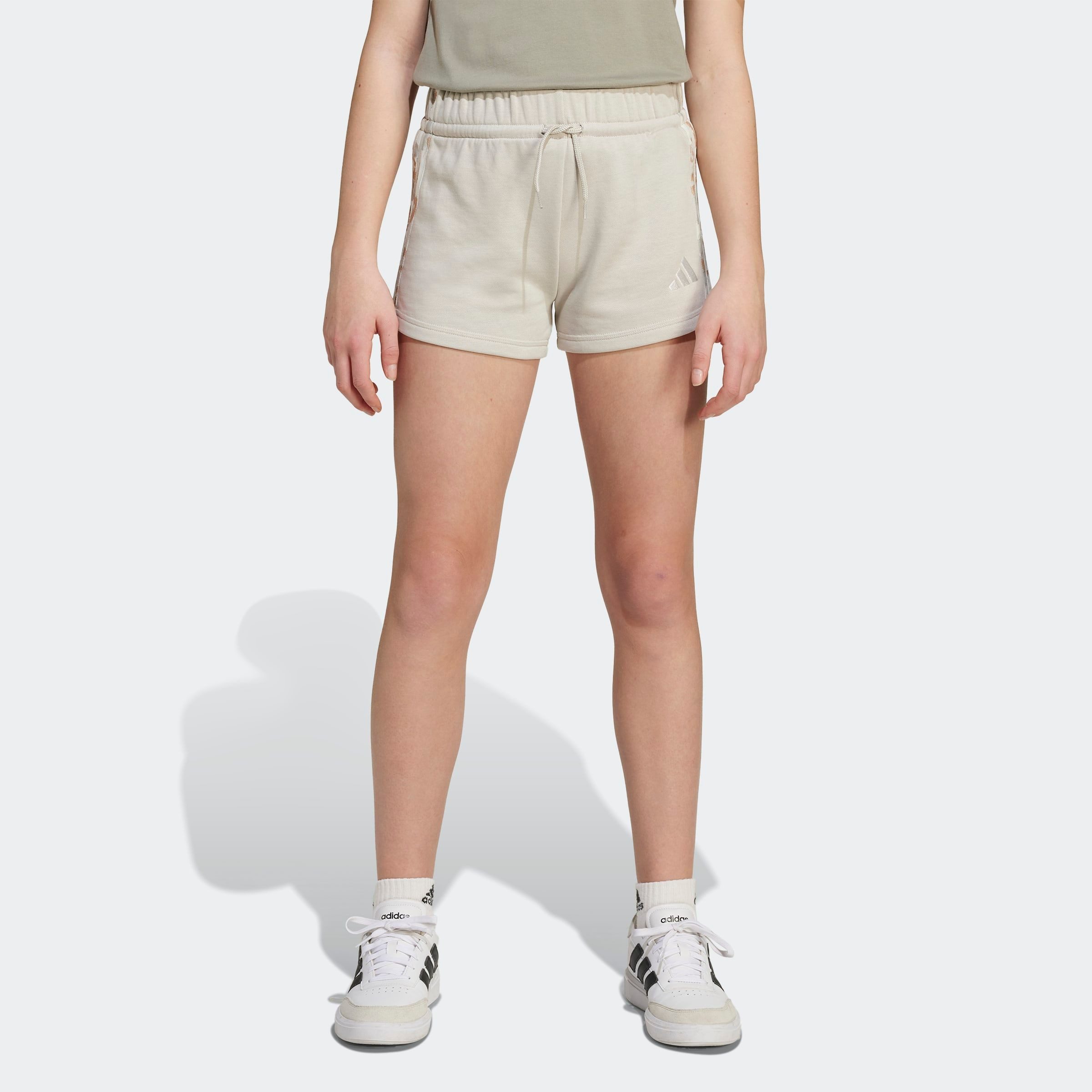 adidas Sportswear Shorts ADIDAS GIRLS 3-STRIPES ANIMAL FRENCH TERRY KIDS sportlicher Stil, aus weichem Baumwollmischgewebe, pflegeleicht