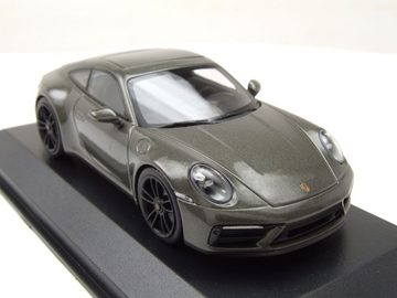 Minichamps Modellauto Porsche 911 992 Carrera 4 GTS 2019 grün metallic Modellauto 1:43 Minic, Maßstab 1:43