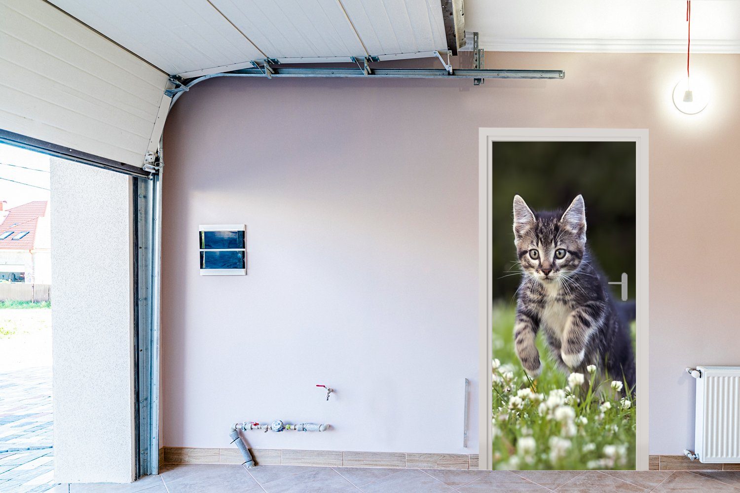 MuchoWow Türtapete Ein Kätzchen in Türaufkleber, Matt, Kleefeld, cm St), Fototapete Tür, bedruckt, einem 75x205 für (1