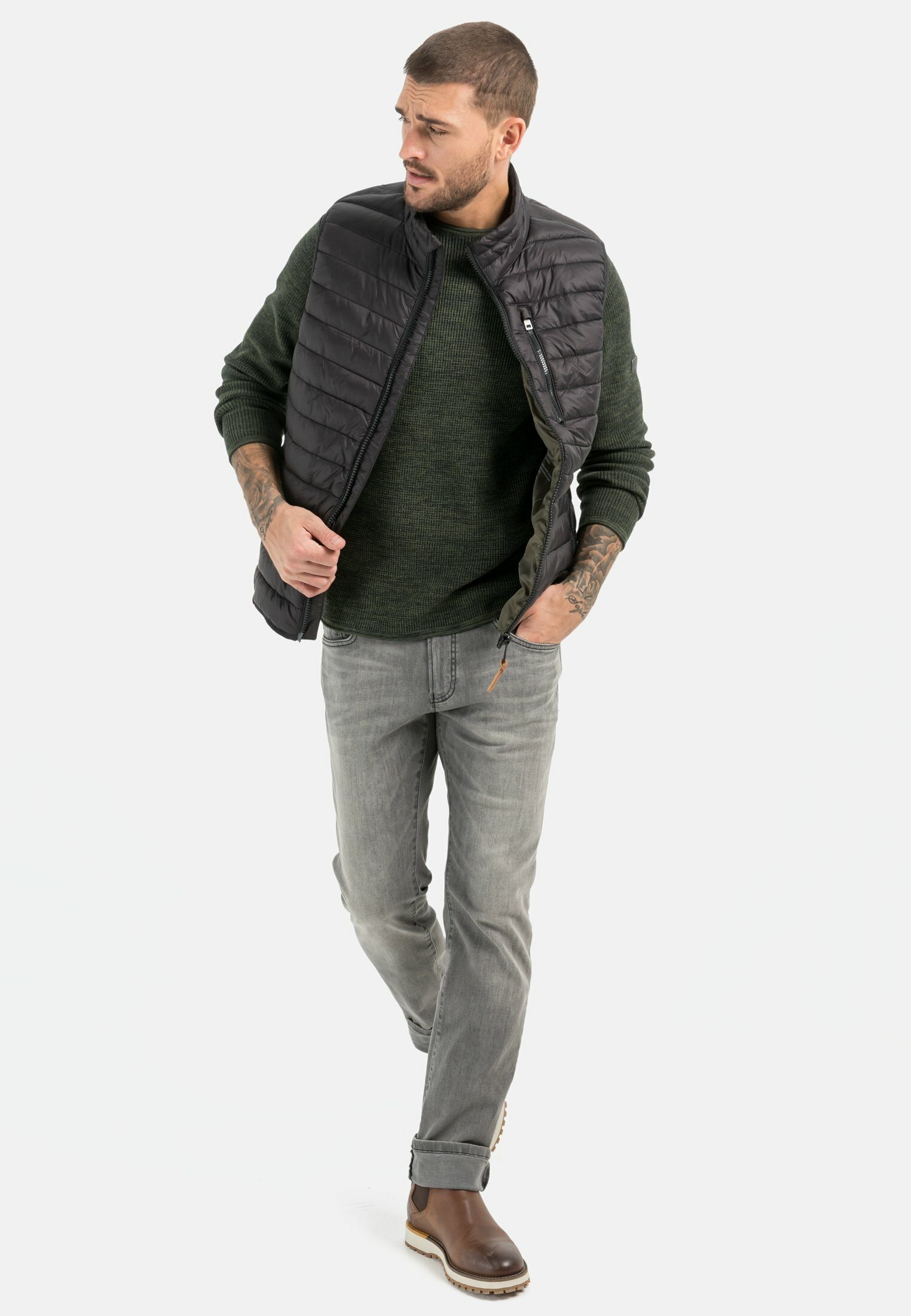 camel active Steppweste mit horizontaler Steppung aus recyceltem Polyester mit Stehkragen