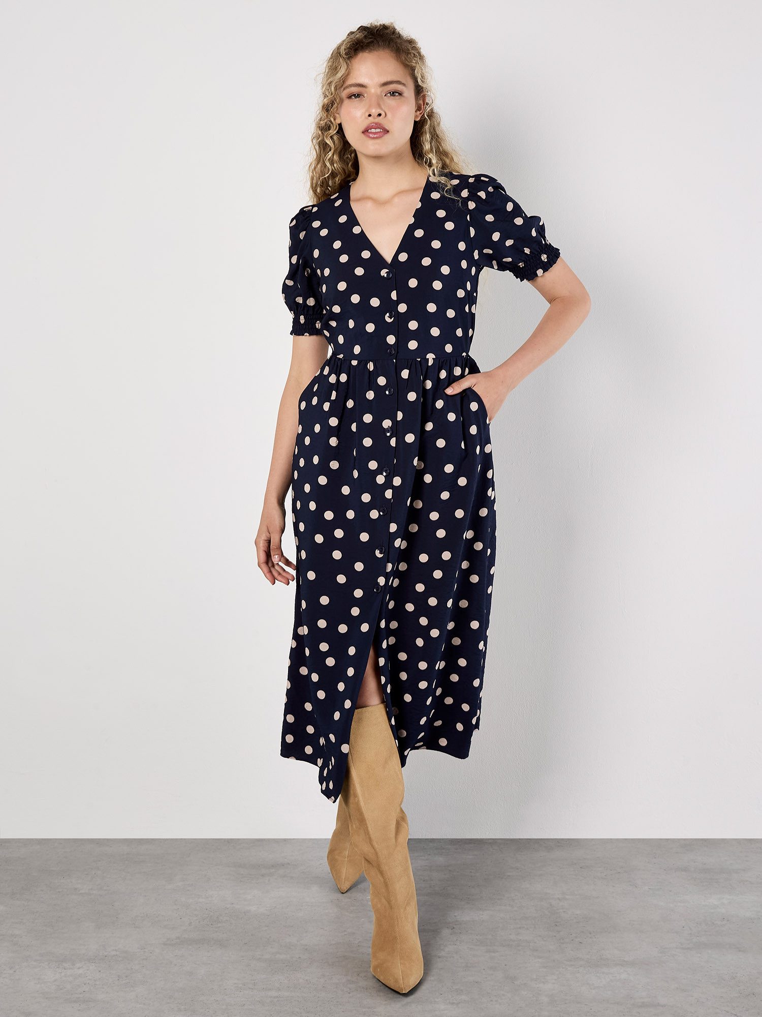 Apricot Midikleid Punktekleid mit durchgehender Knopfleiste – Bild 2 von 4