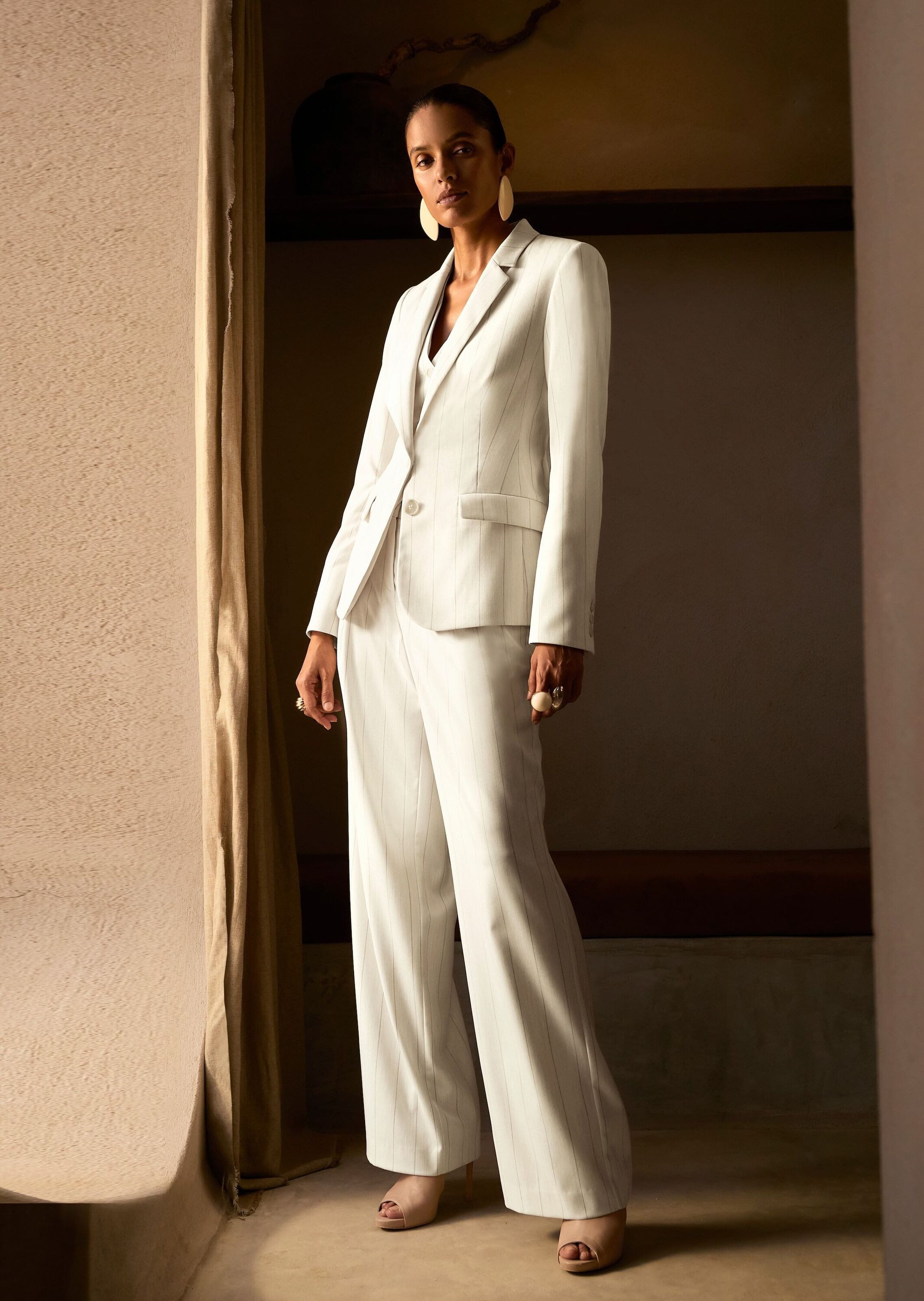 MADELEINE Kurzblazer Longblazer mit Nadelstreifen Einreiher mit Reverskragen, Pattentaschen und Langarm