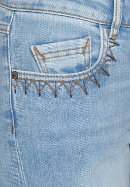 ATT Jeans 7/8-Jeans Brenda mit Zick-Zack Ziernaht