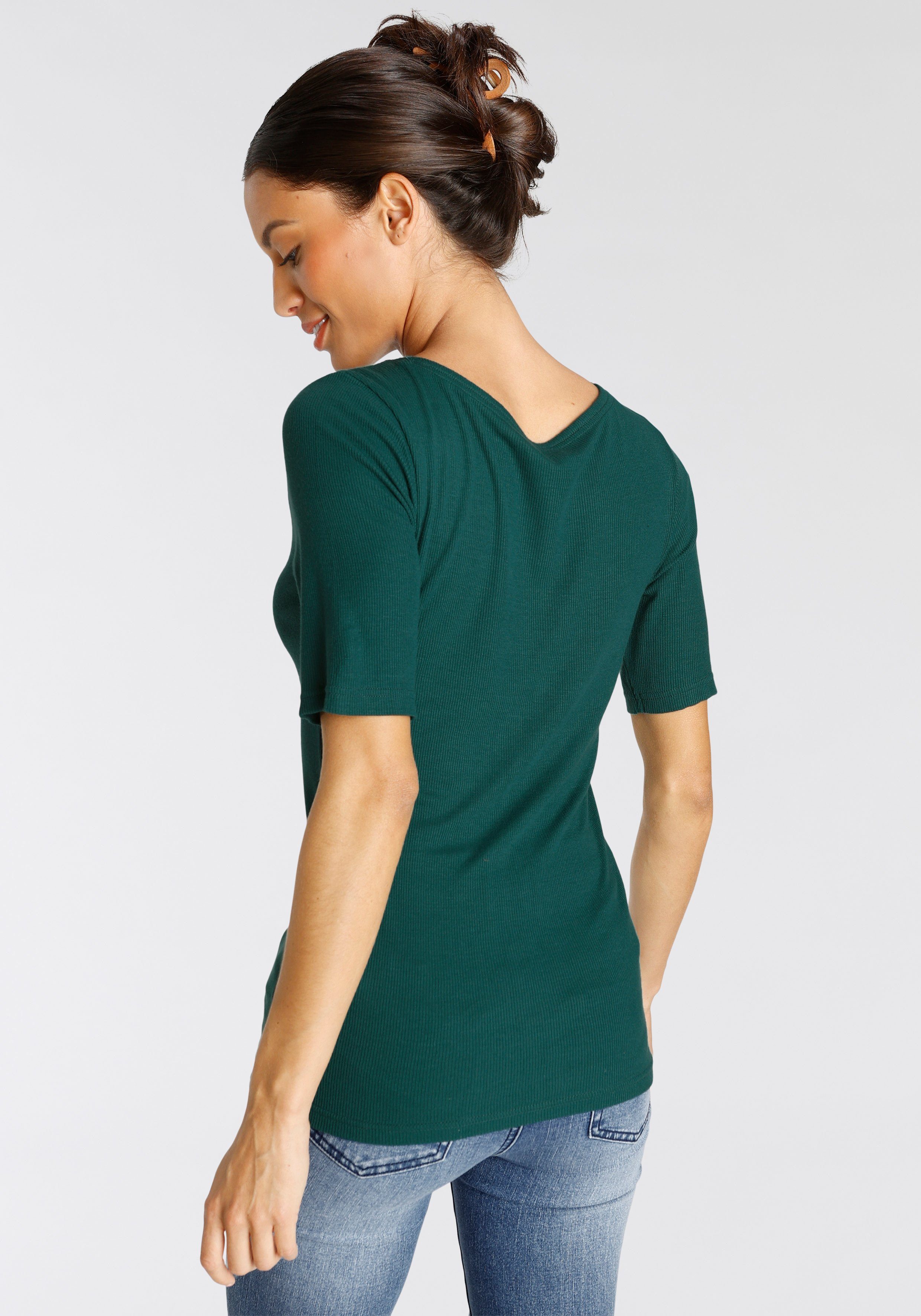 Boysen's Kurzarmshirt sehr figurbetonte Passform, elastische Rippware