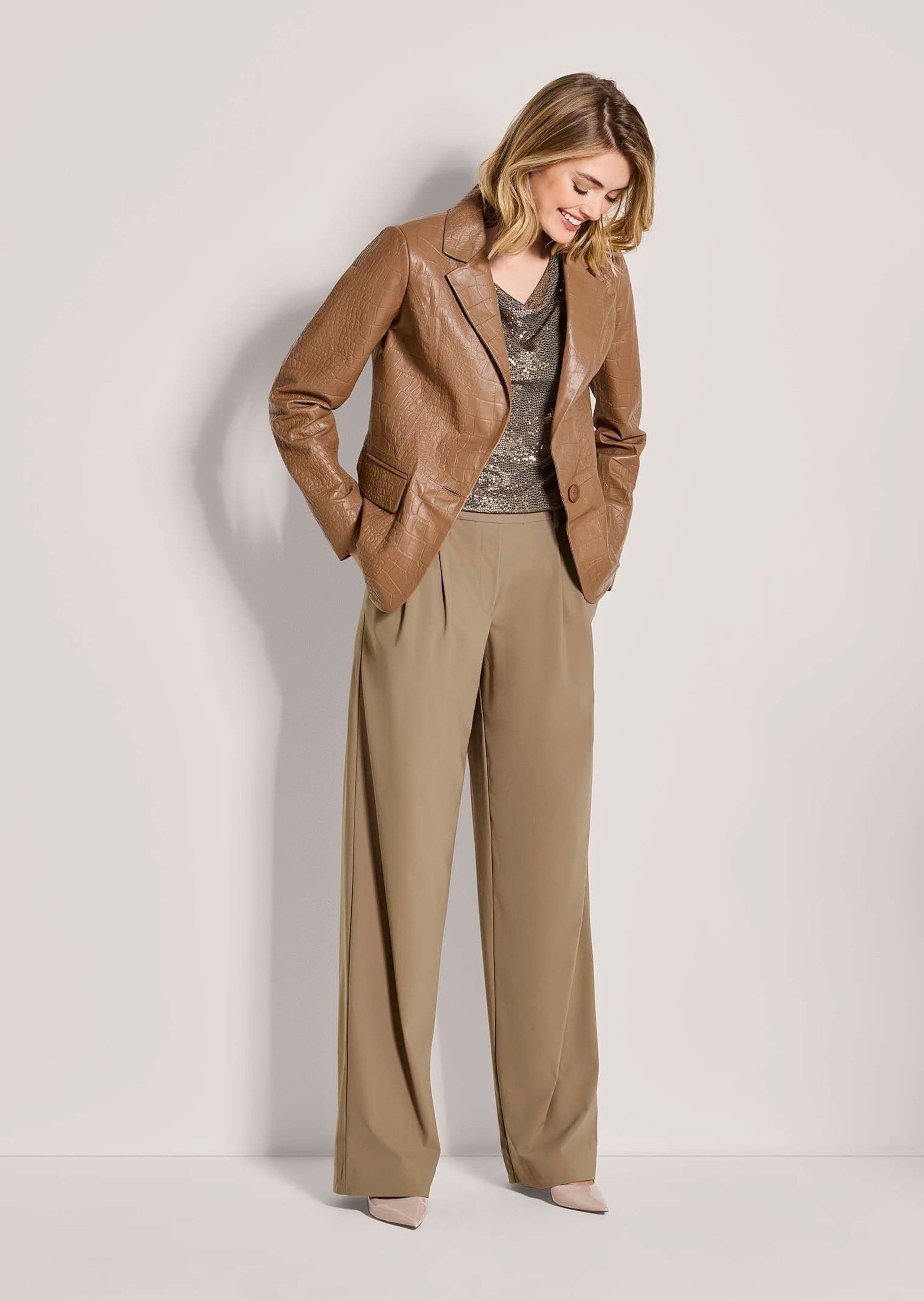 MADELEINE Jeansjacke Lammnappa-Blazer mit Kroko-Prägung Kurzjacke mit Reverskragen, Pattentaschen, Knopfverschluss und Langarm