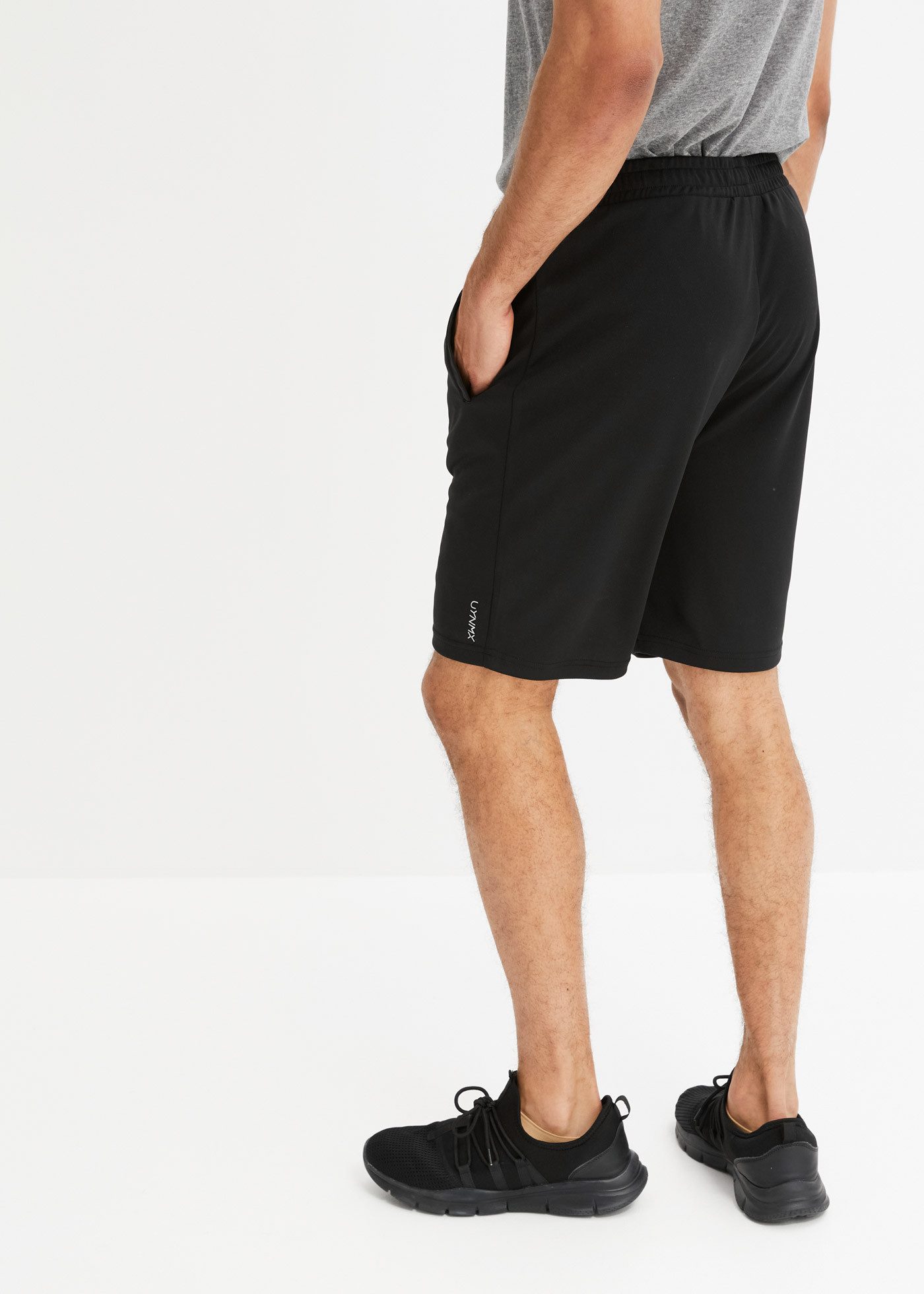 bonprix Shorts aus Polyester, schnelltrocknend, Regular Fit