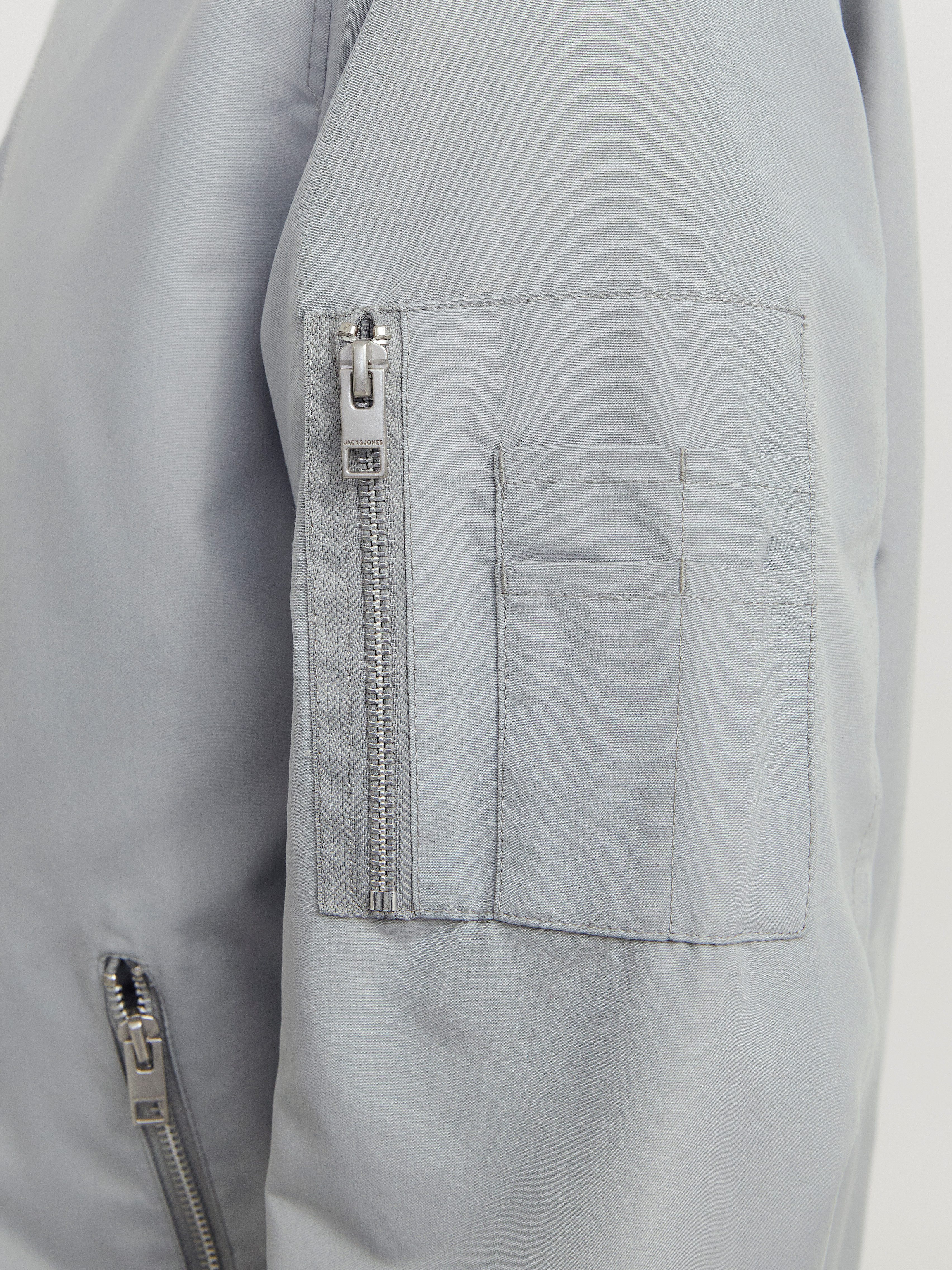 Jack & Jones Blouson JJERUSH mit Stehkragen und Reißverschlusstaschen unifarben, modisch, regular fit, Polyester