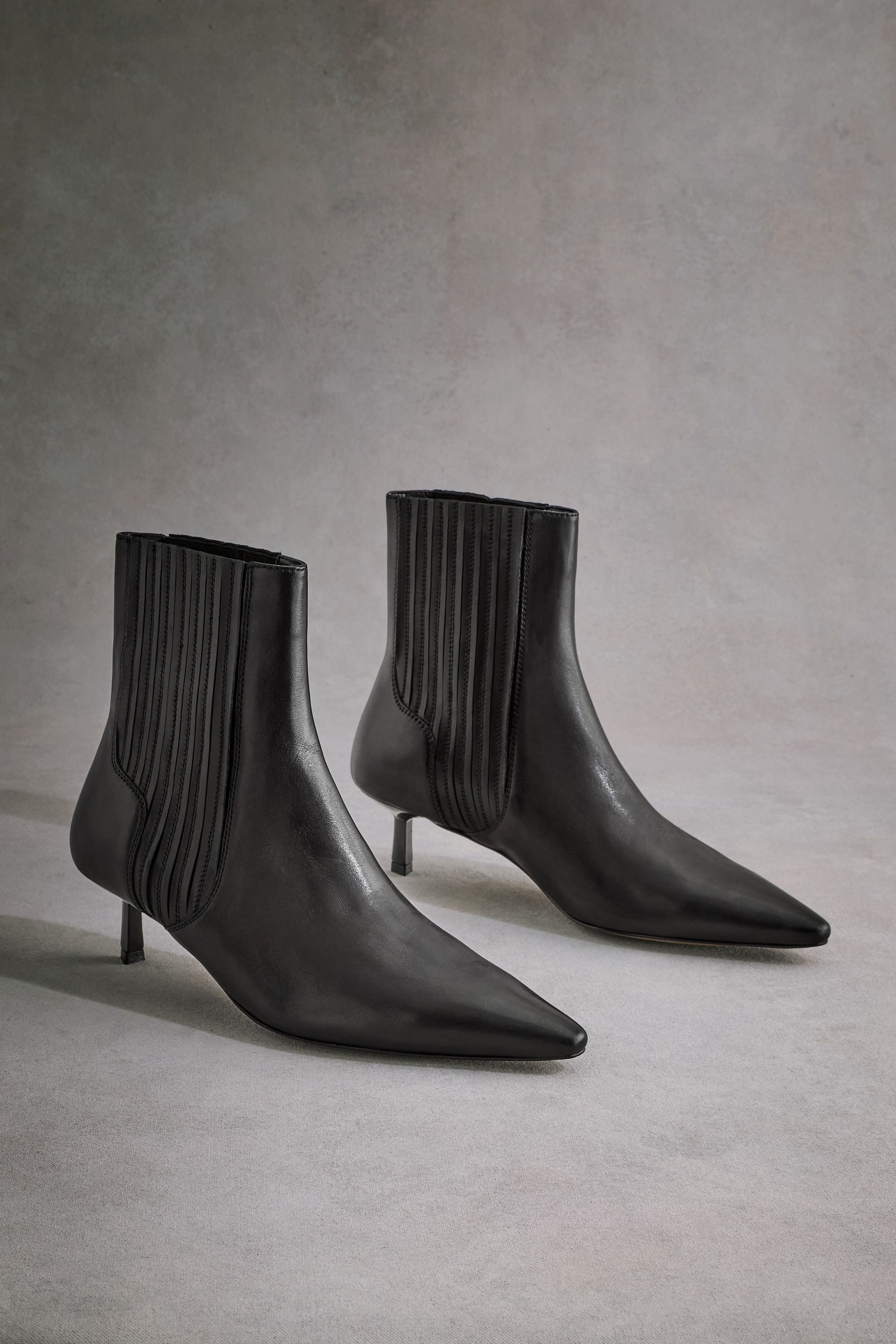Next Elvina Stiefeletten mit Kitten-Heel-Absatz Stiefelette günstig online kaufen