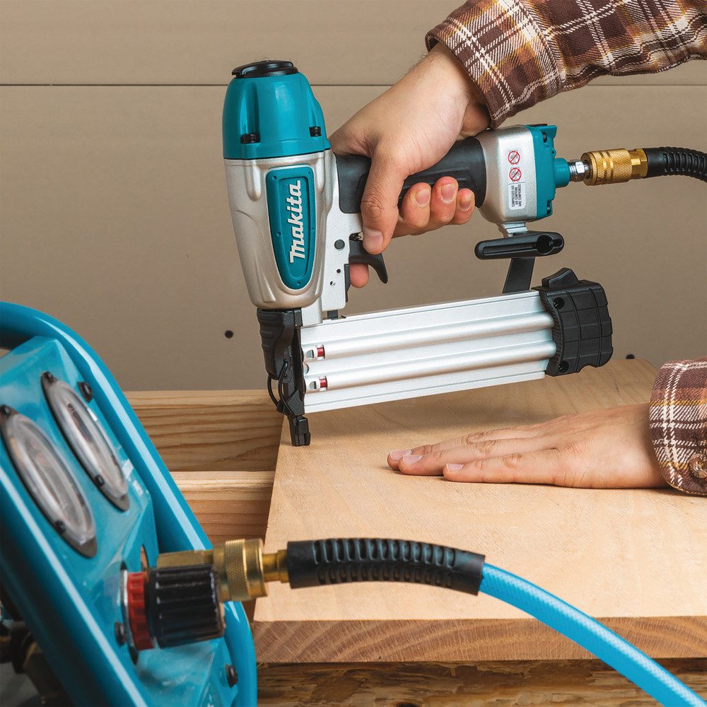 Makita Druckluft-Nagler AF506