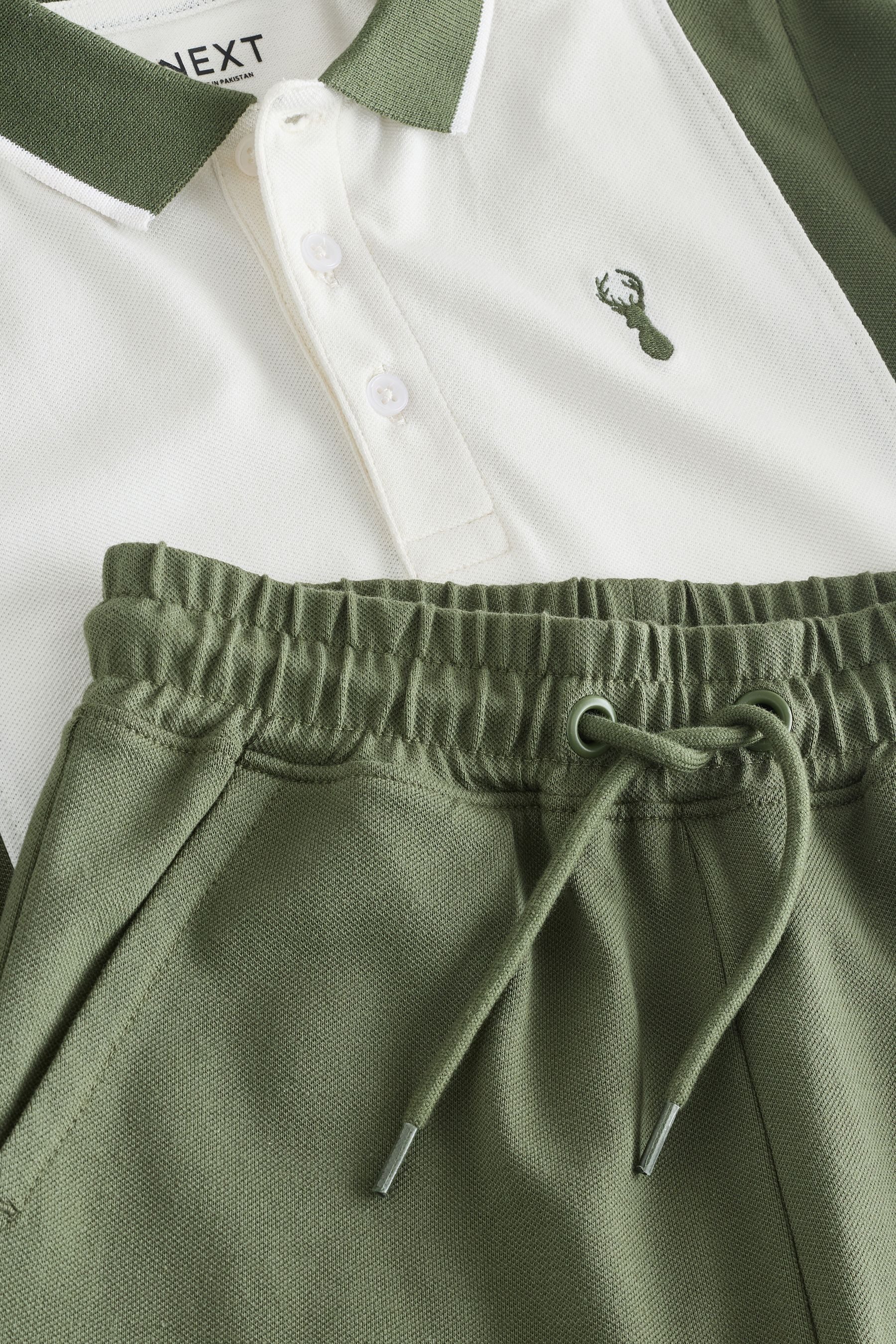 Next Shirt & Shorts Poloshirt mit Blockfarben und Shorts (2-tlg)