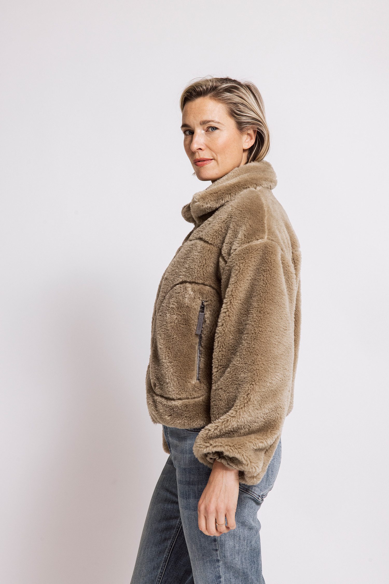 Zhrill Jackenblazer APRIL Fellimitatjacke / Kuscheljacke / mit Stehkragen und Reißverschluss – Bild 3 von 4