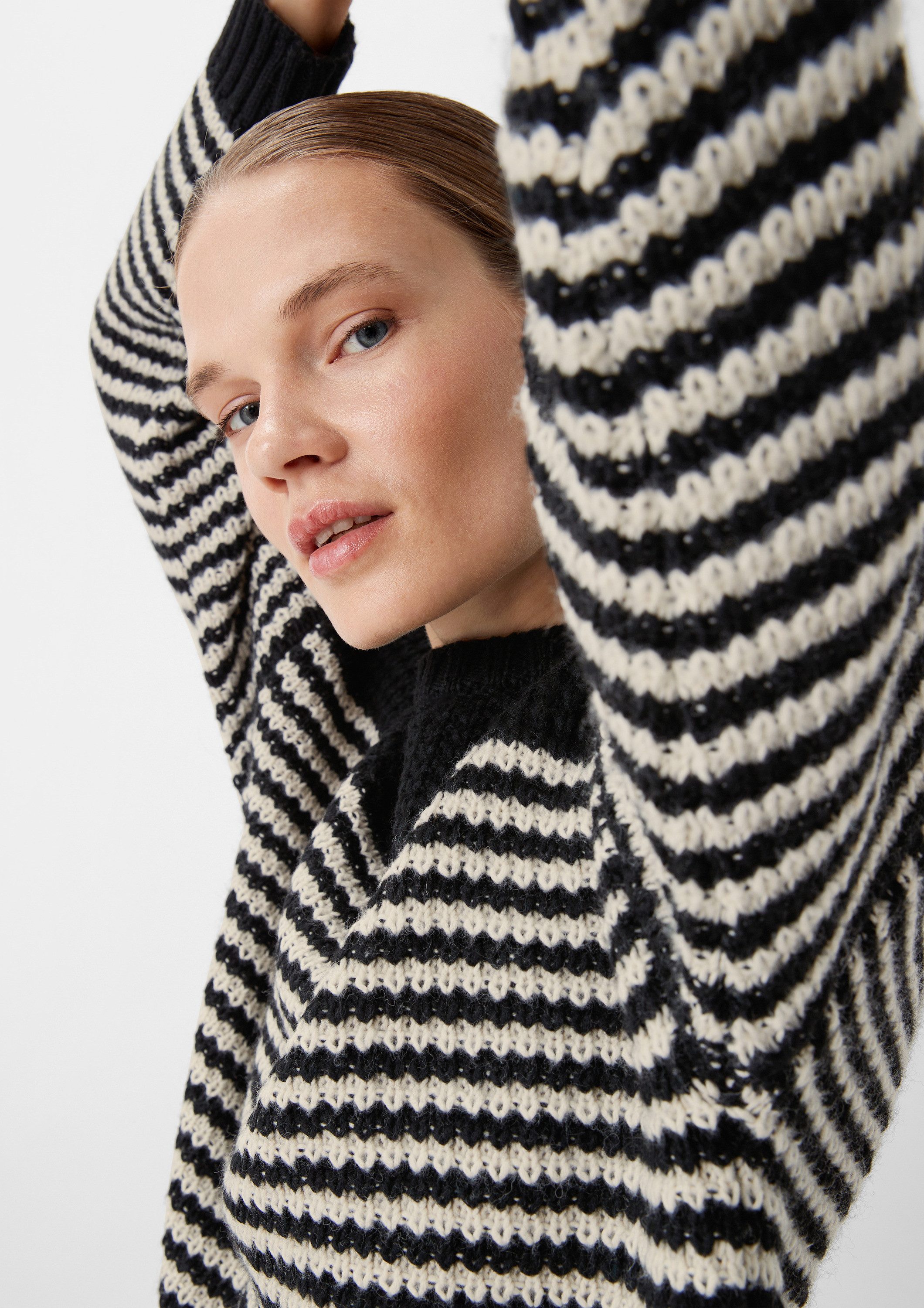 comma Longpullover Strickpullover Strickpullover mit Logo-Applikation