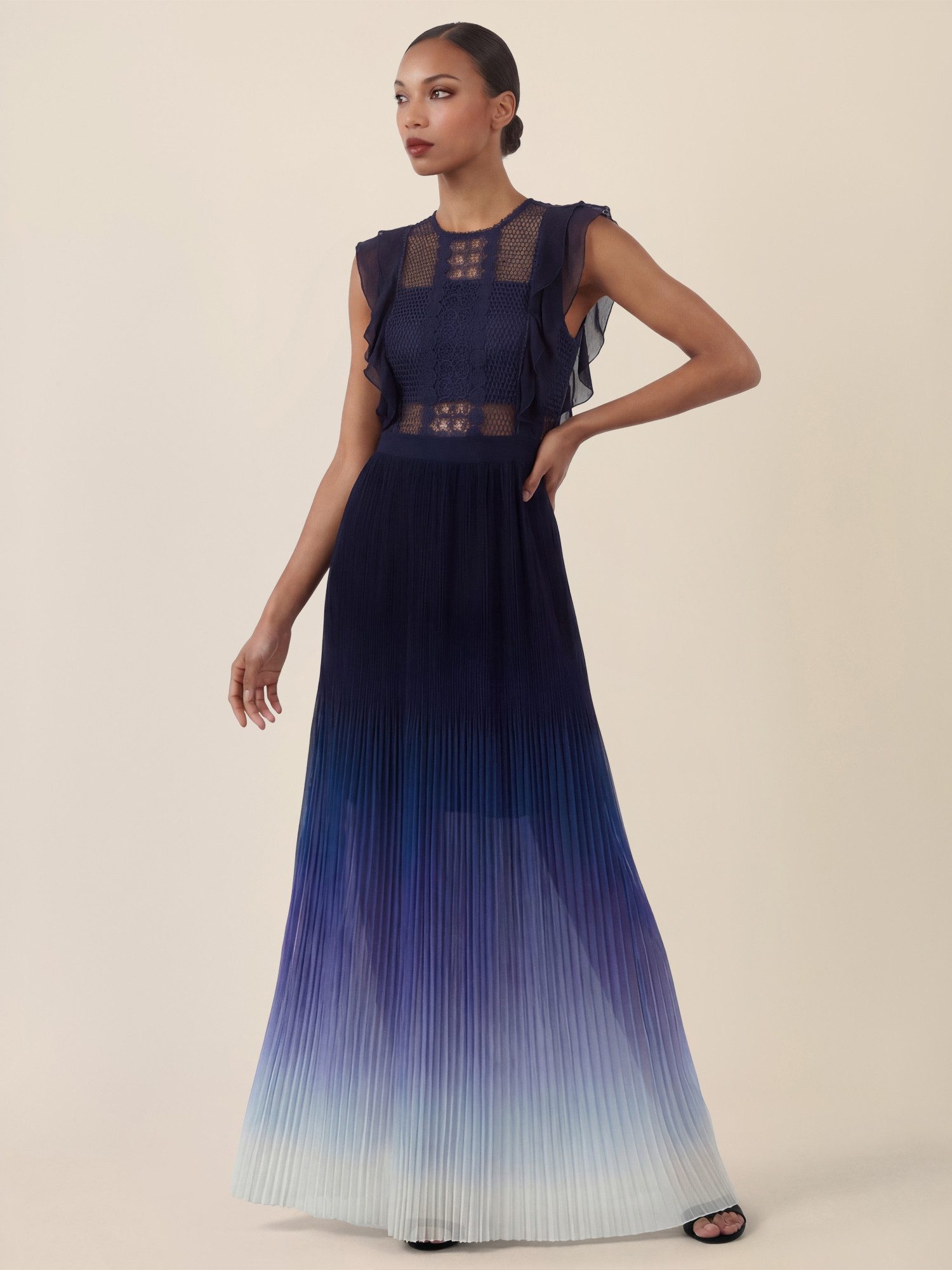 Apart Abendkleid mit Spitze, Rüschen und plissiertem Dégradé-Rock