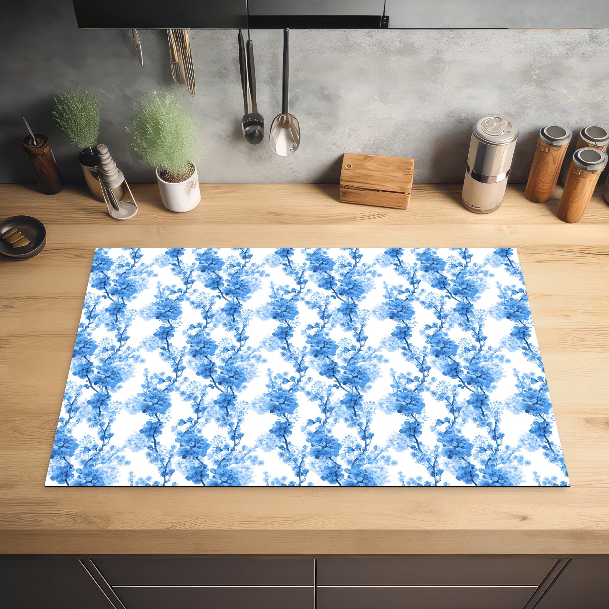 Induktionskochfeld für cm, - Herdblende-/Abdeckplatte (1 MuchoWow tlg), Blüte küche, Muster Ceranfeldabdeckung 81x52 - Blau, die Vinyl, Schutz Blumen -