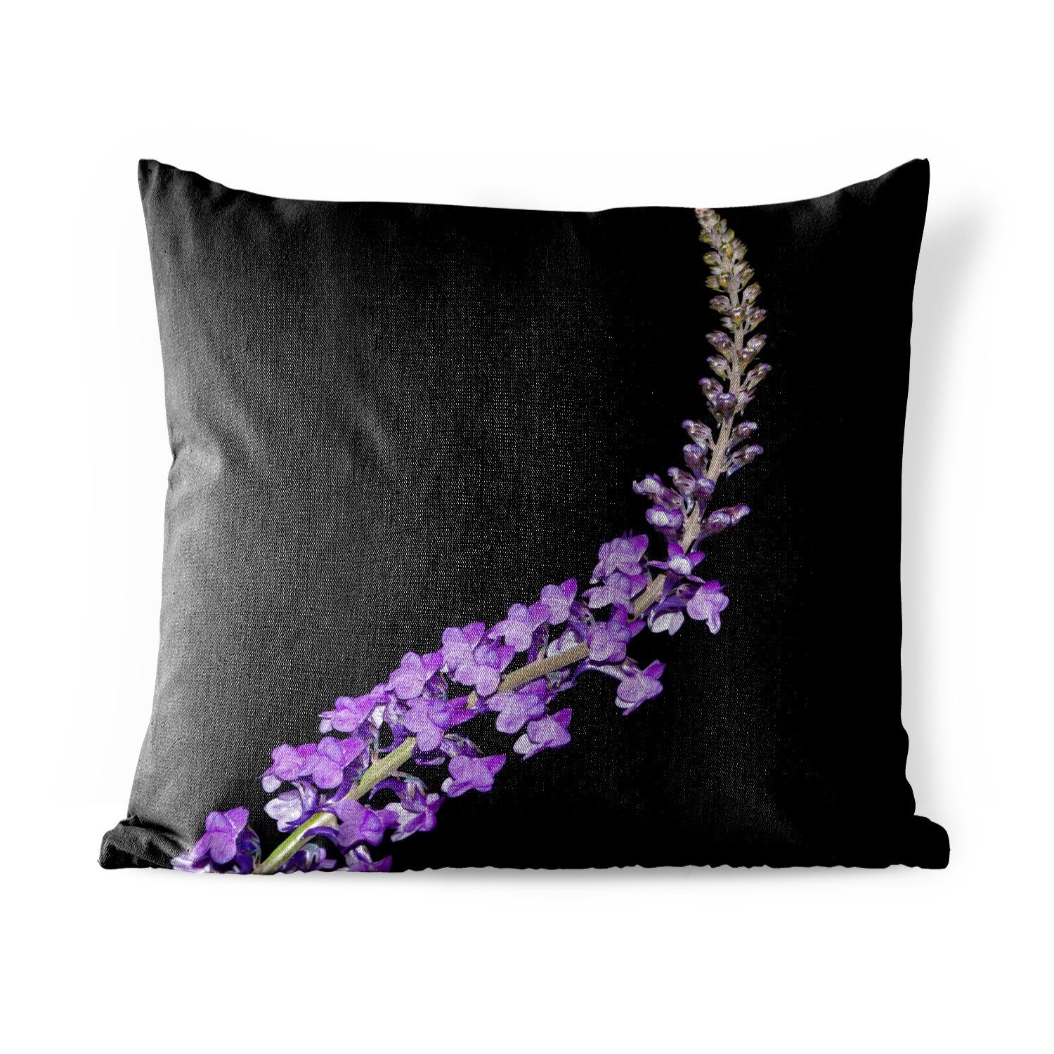 MuchoWow Dekokissen Einzelner lila Lavendel auf schwarzem Hintergrund, Kissenbezüge, Kissenhülle, Dekokissen, Dekokissenbezug, Outdoor
