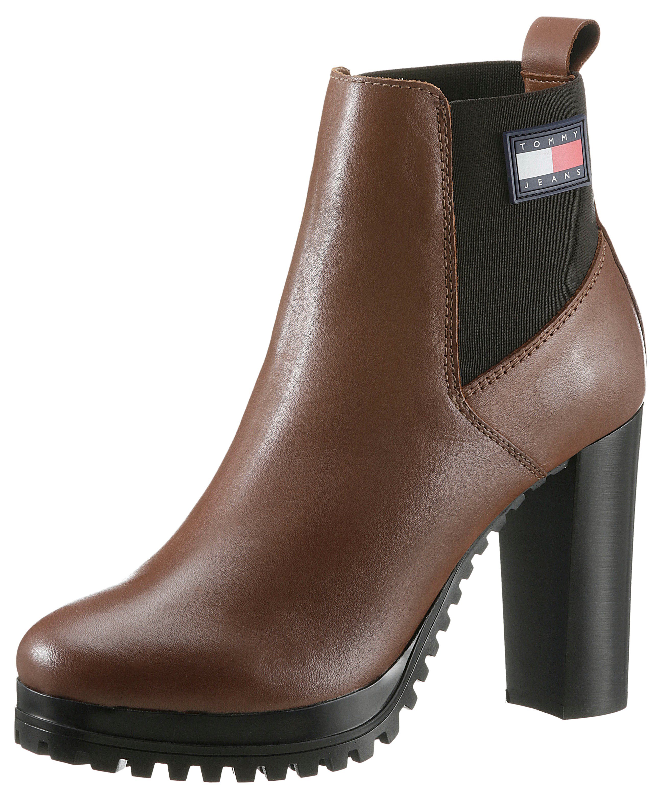 Tommy Jeans TJW NEW ESS HIGH HEEL BOOT High-Heel-Stiefelette mit breitem Stretcheinsatz cognac