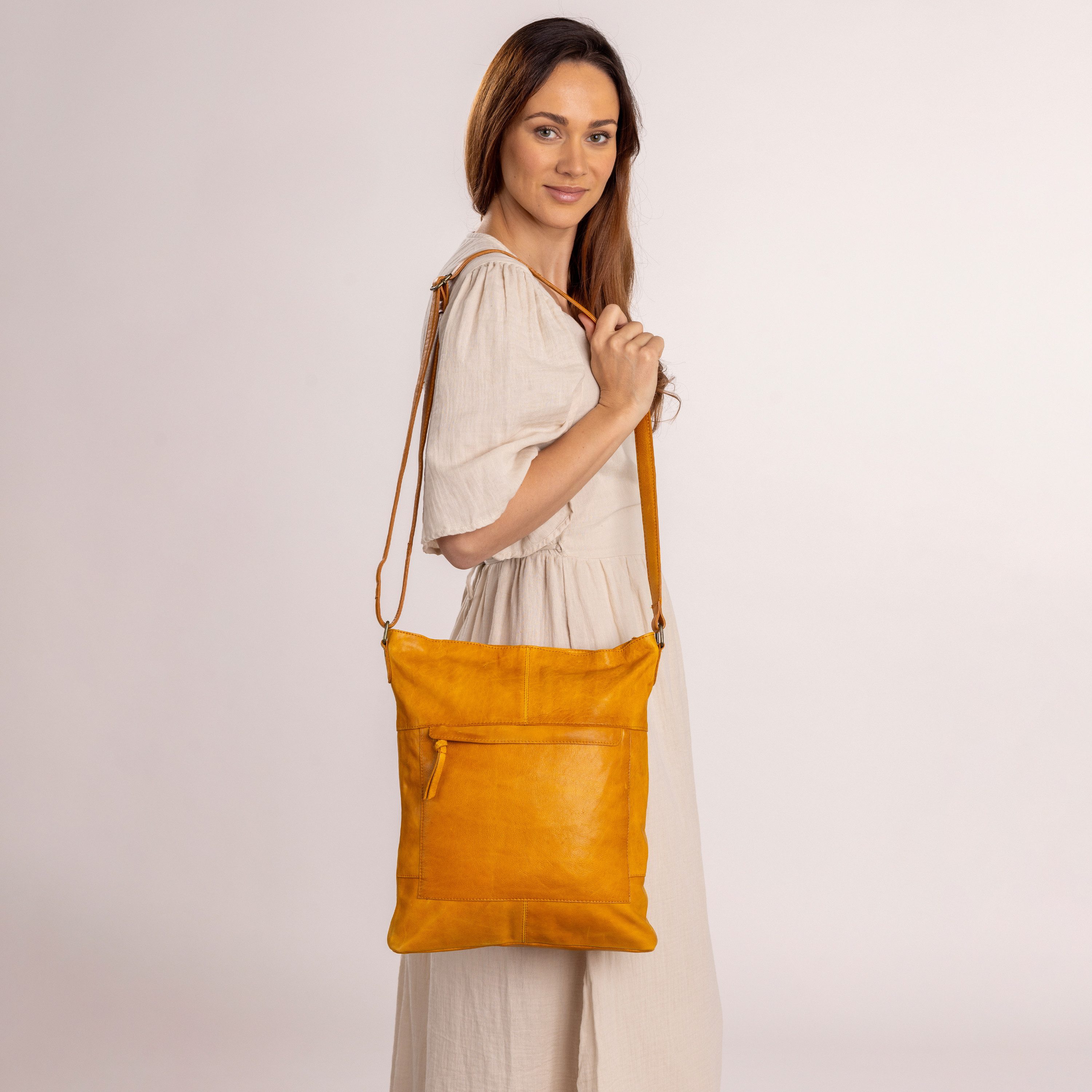 Gusti Leder Handtasche Gusti Leder Umhängetasche Maola (1-tlg)