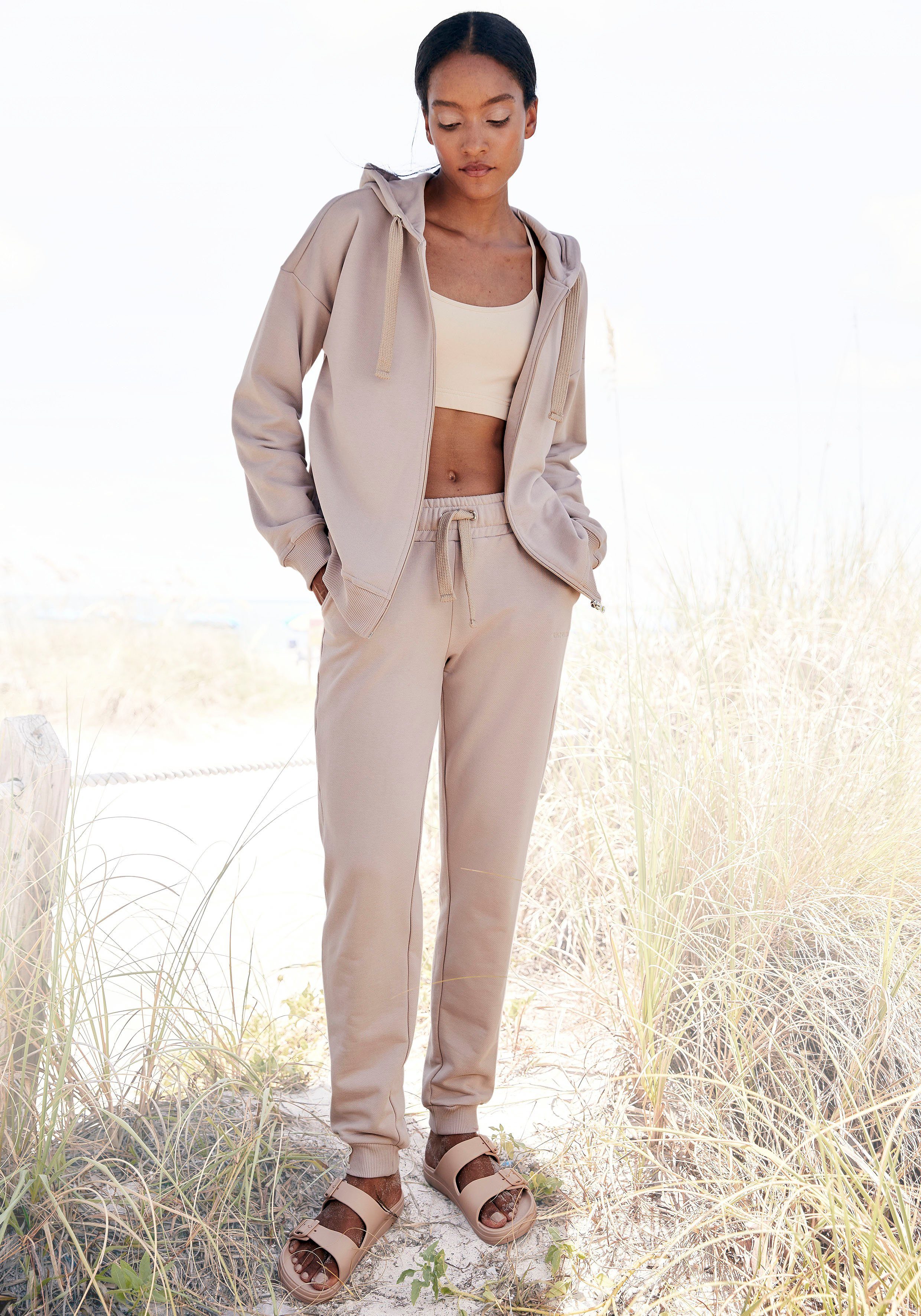 LASCANA Sweathose aus organischer Baumwolle, Loungewear