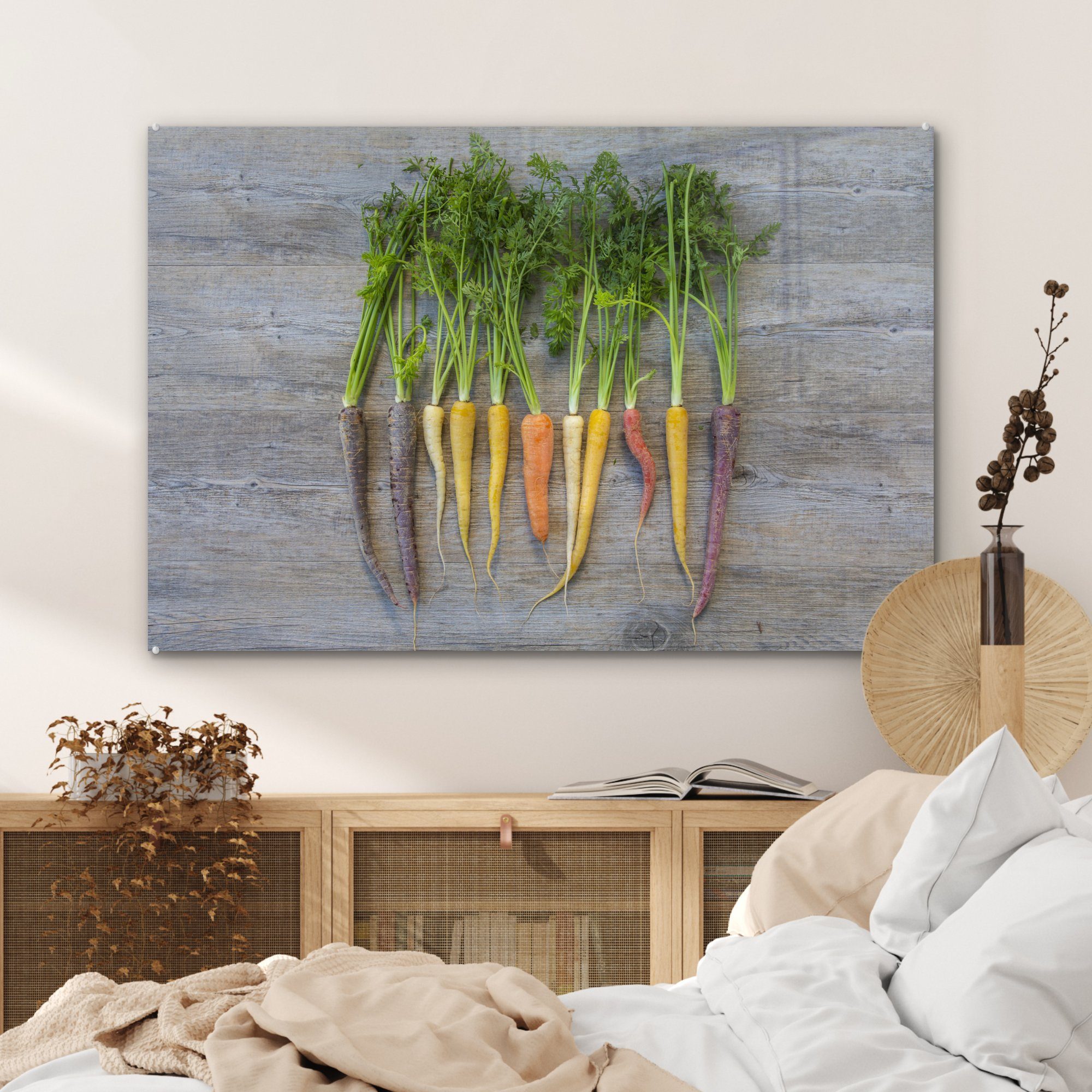 Acrylglasbild einem (1 Schlafzimmer Hintergrund, & MuchoWow hölzernen Wohnzimmer Bunte auf Acrylglasbilder St), Karotten