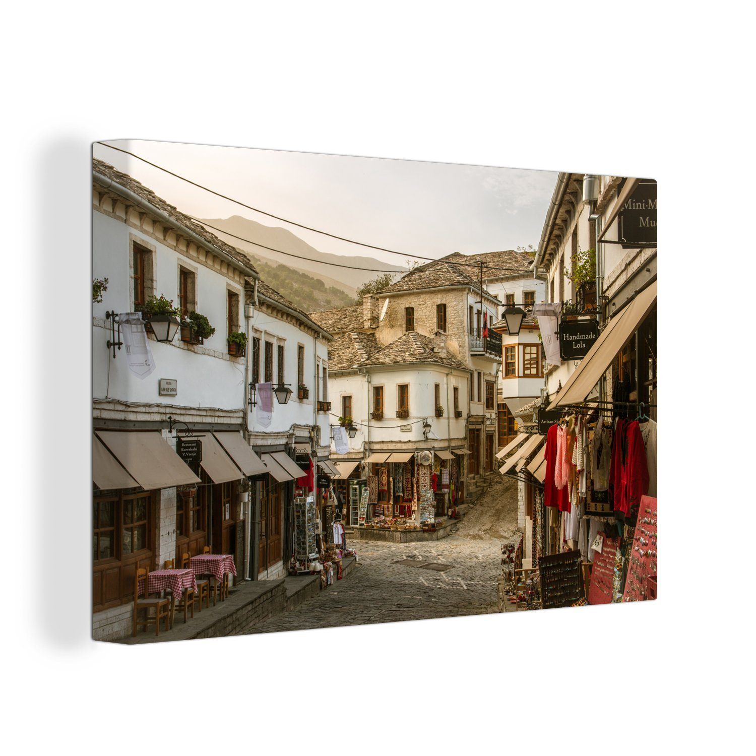 OneMillionCanvasses® Leinwandbild Straßen der Altstadt in Albanien, (1 St), Wandbild Leinwandbilder, Aufhängefertig, Wanddeko, 30x20 cm
