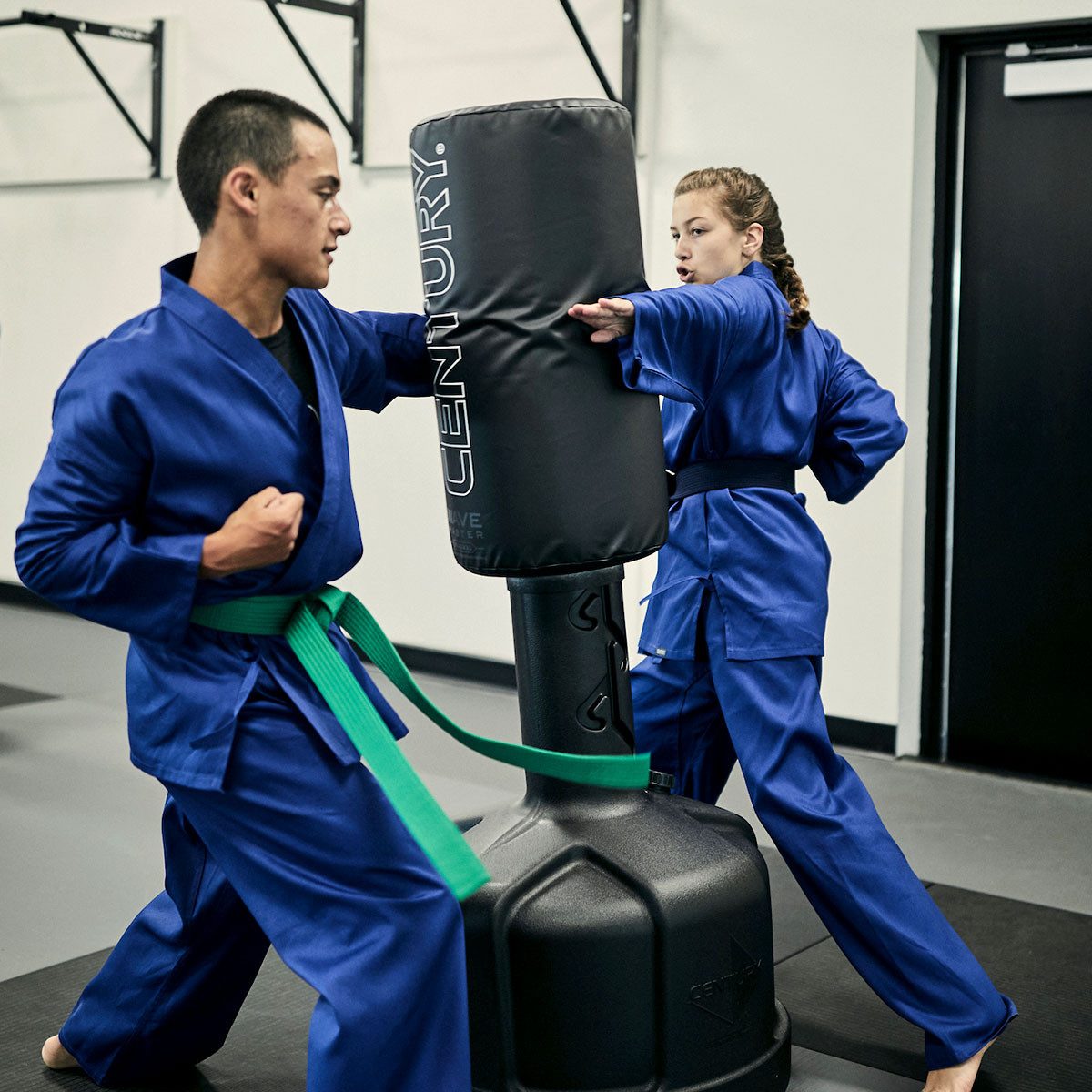 Century Martial Arts Standboxsack Original Wavemaster® Schwarz