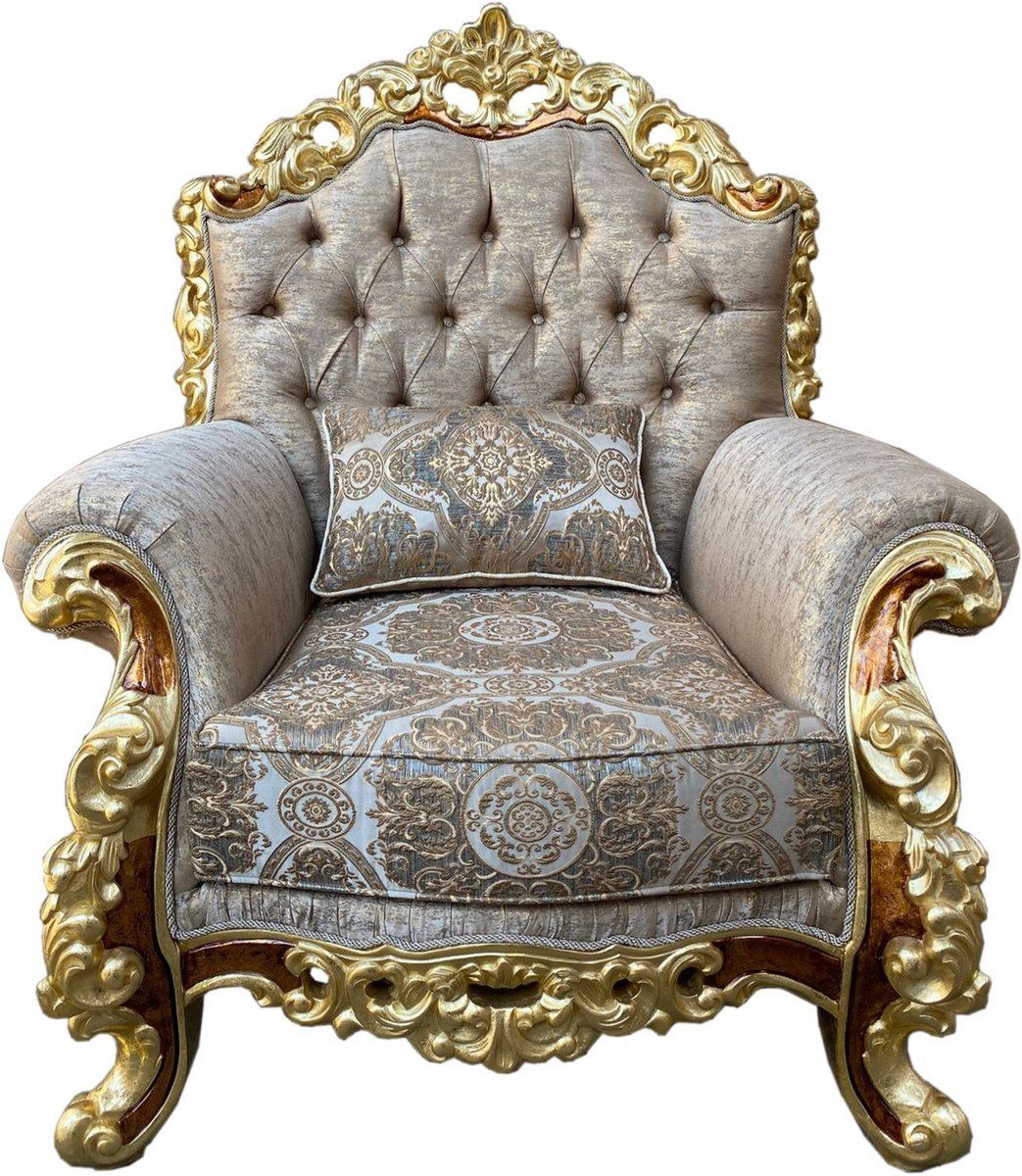 Casa Padrino Sessel Luxus Barock Sessel Creme Muster / Gold / Braun / Gold - Prunkvoller Wohnzimmer Sessel mit dekorativem Kissen - Barock Möbel