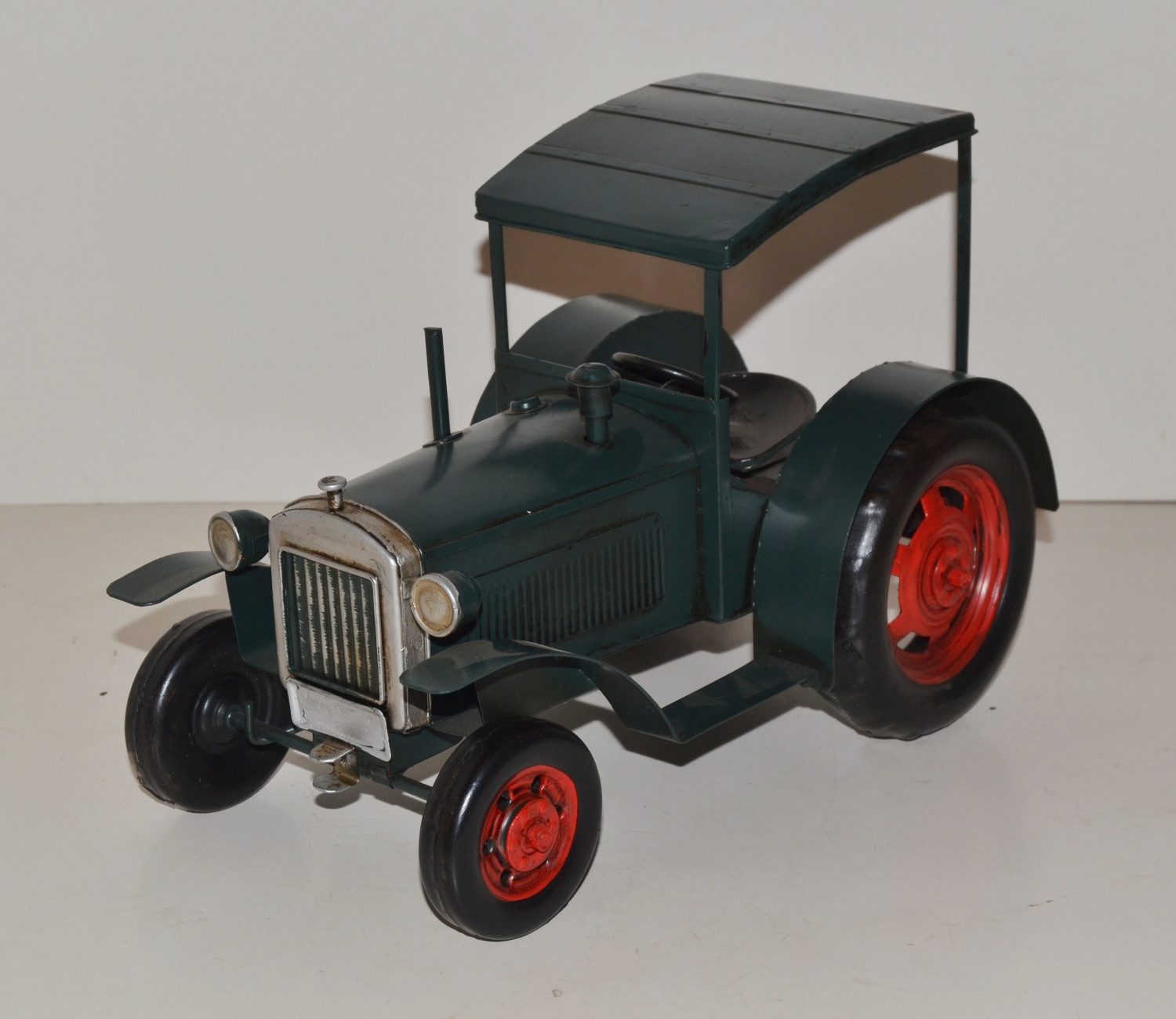 Modelltraktor Blechtraktor Oldtimer Marke Hanomag Traktor Modell R40 L 28 cm