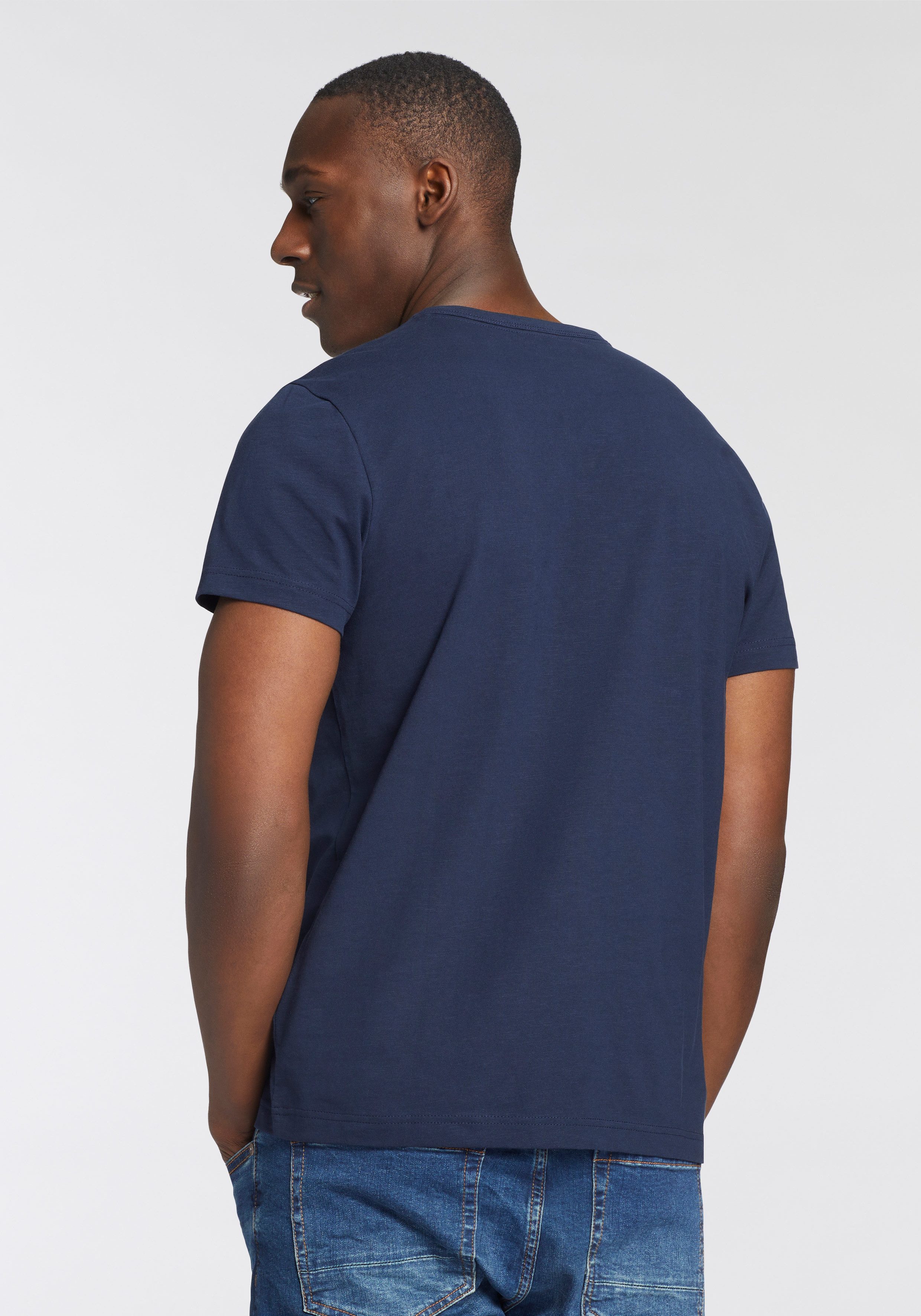Bruno Banani T-Shirt Mit geknöpften V-Ausschnitt