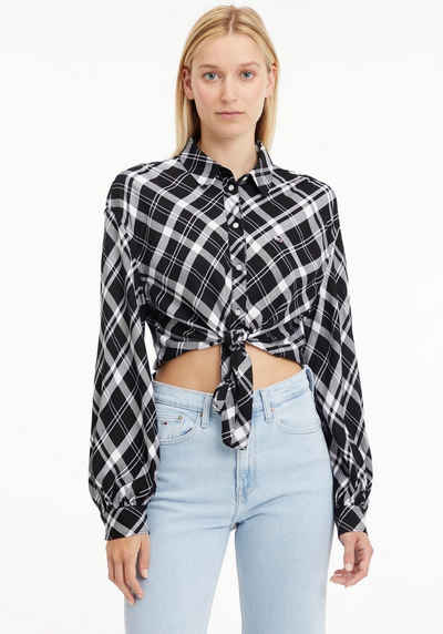 Tommy Jeans Karobluse TJW CHECK FRONT KNOT TOP im Cropped-Schnitt & mit Tommy Jeans Logo-Flag