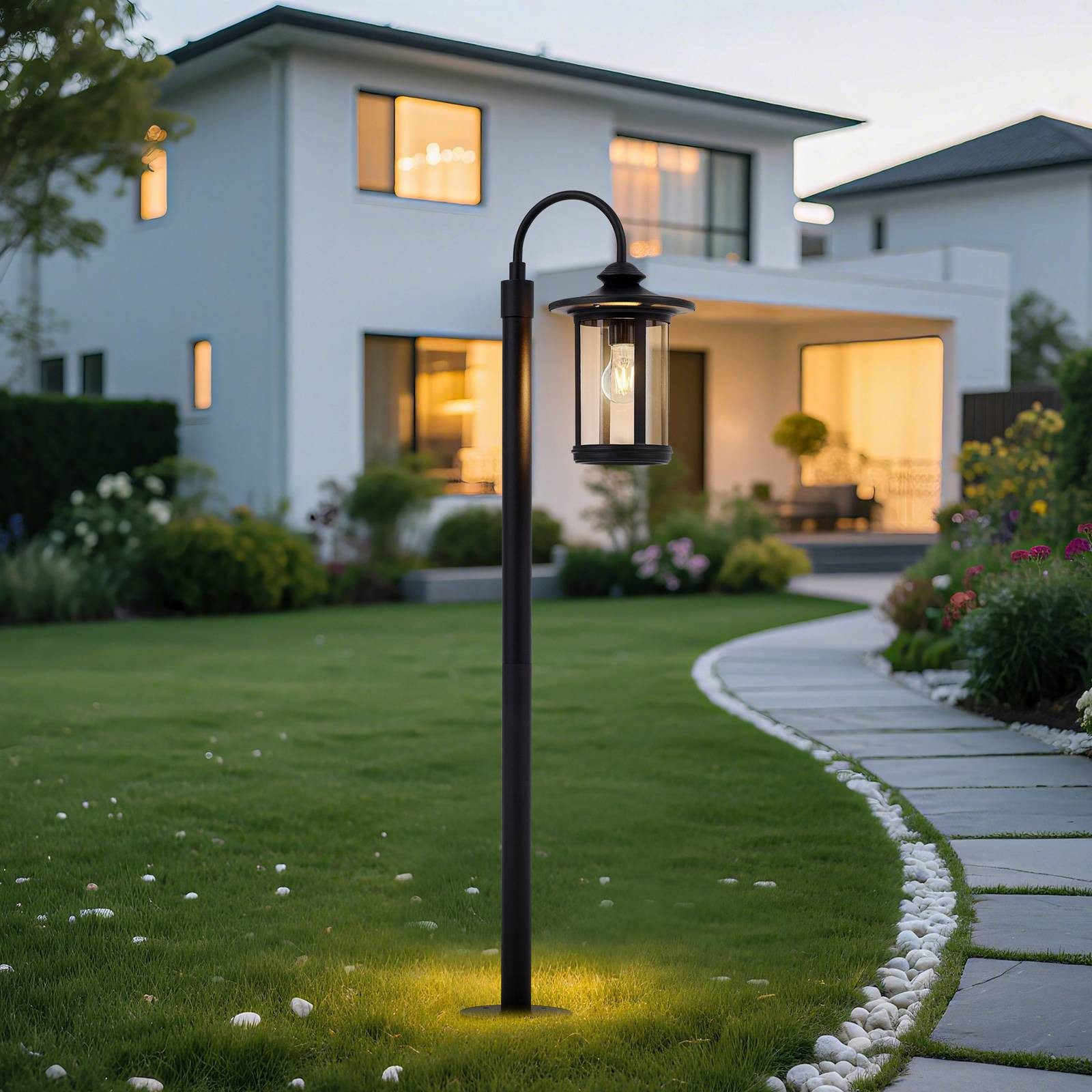 Lindby Außen-Stehlampe Zayn, Metall, Schwarz IP65, 1 x 15 W LED