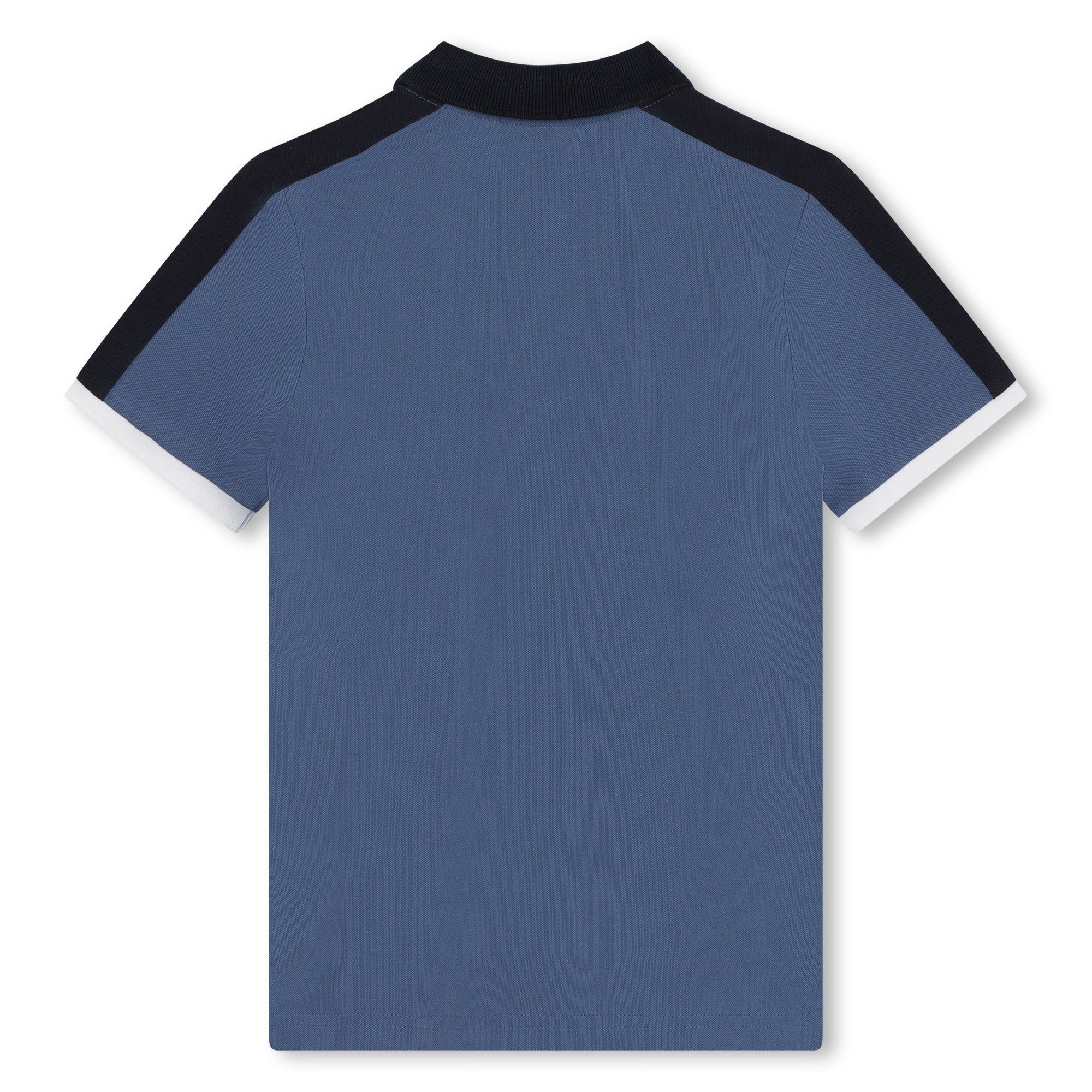 Poloshirt mit BOSS Kids blau und Poloshirt Logo Farbblöcken BOSS