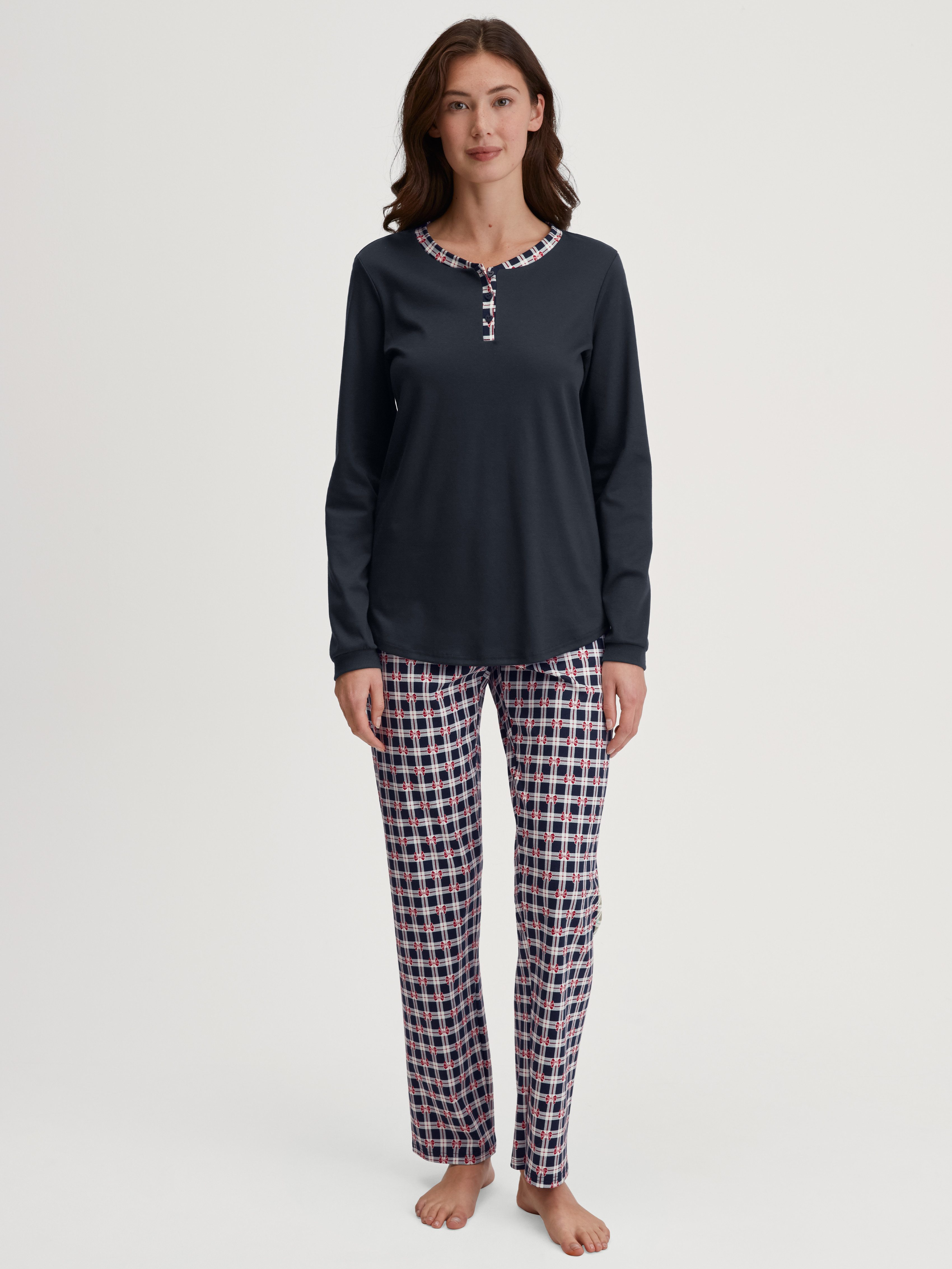 CALIDA Schlafanzug Family & Friends (2 tlg) Knopfleiste, Pure Cotton, Langarm, Serafino-Ausschnitt, weich