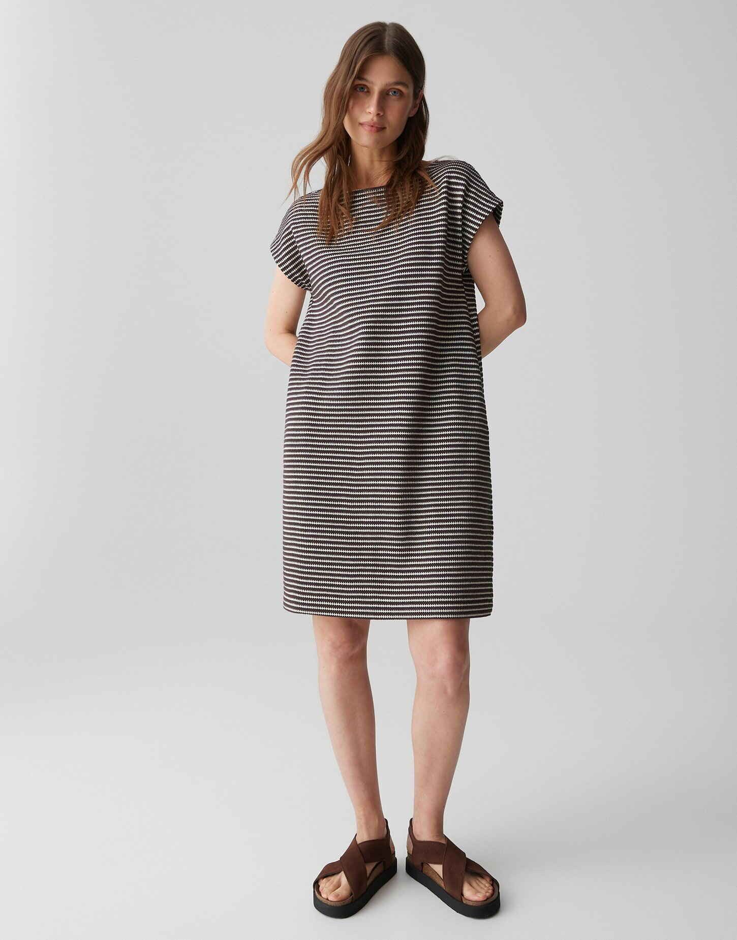 OPUS Sweatkleid Warua aus weichem Strick mit fließendem Fall Mit Eingrifftaschen für praktische Alltagslooks