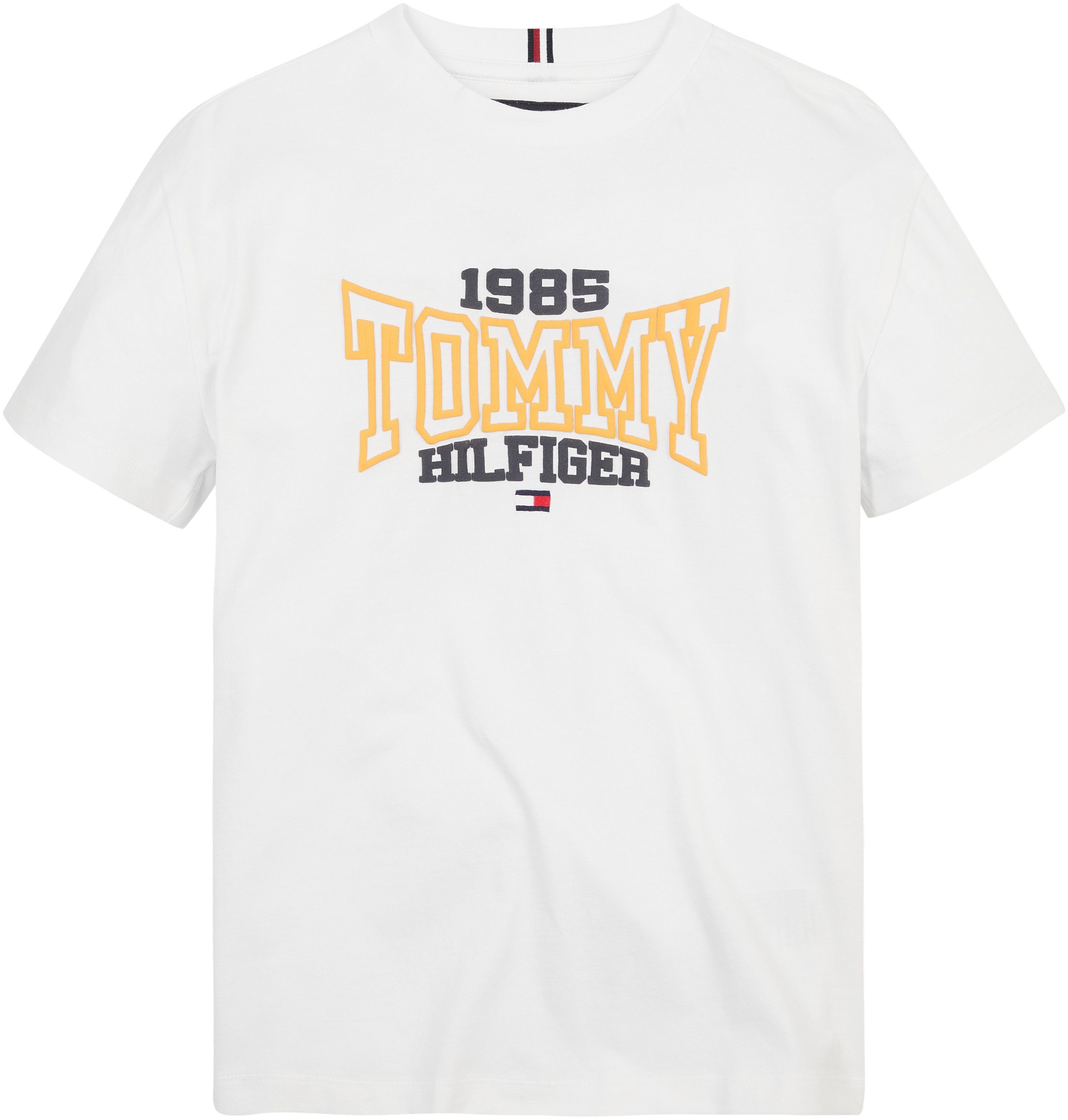 Tommy Hilfiger T-Shirt 1985 mit TOMMY VARSITY White TEE Varsity Tommy modischem 1985 Hilfgier S/S Print