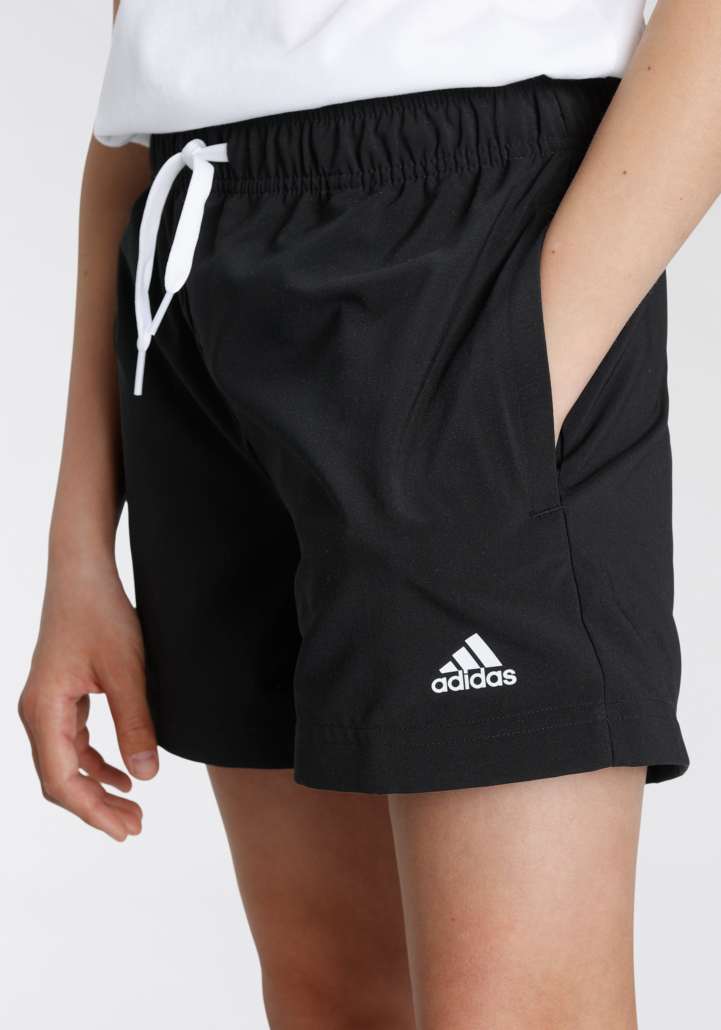 adidas Sportswear BLACK/WHITE ESSENTIALS (1-tlg) CHELSEA Shorts ADIDAS