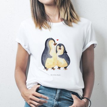Mr. & Mrs. Panda T-Shirt Pinguin umarmend - Weiß - Geschenk, Damen, Verlobung, Junggesellenabs (1-tlg)