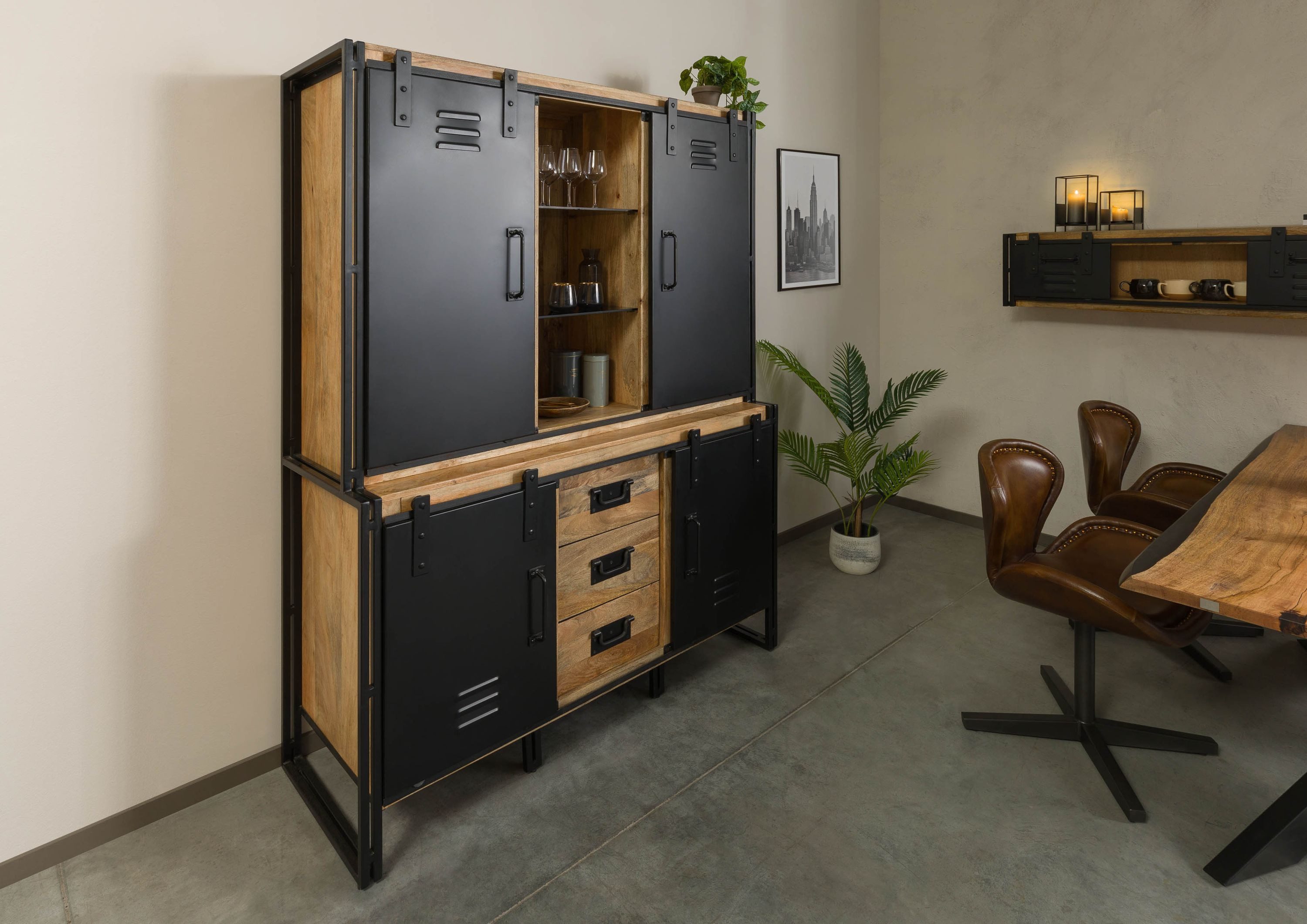 Massivmoebel24 Buffet BLACKBURN (Mango 150x55x200 natur lackiert Metall / schwarz BLACKBURN #106) Mango 150x55x200 natur lackiert Metall / schwarz BLACKBURN #106