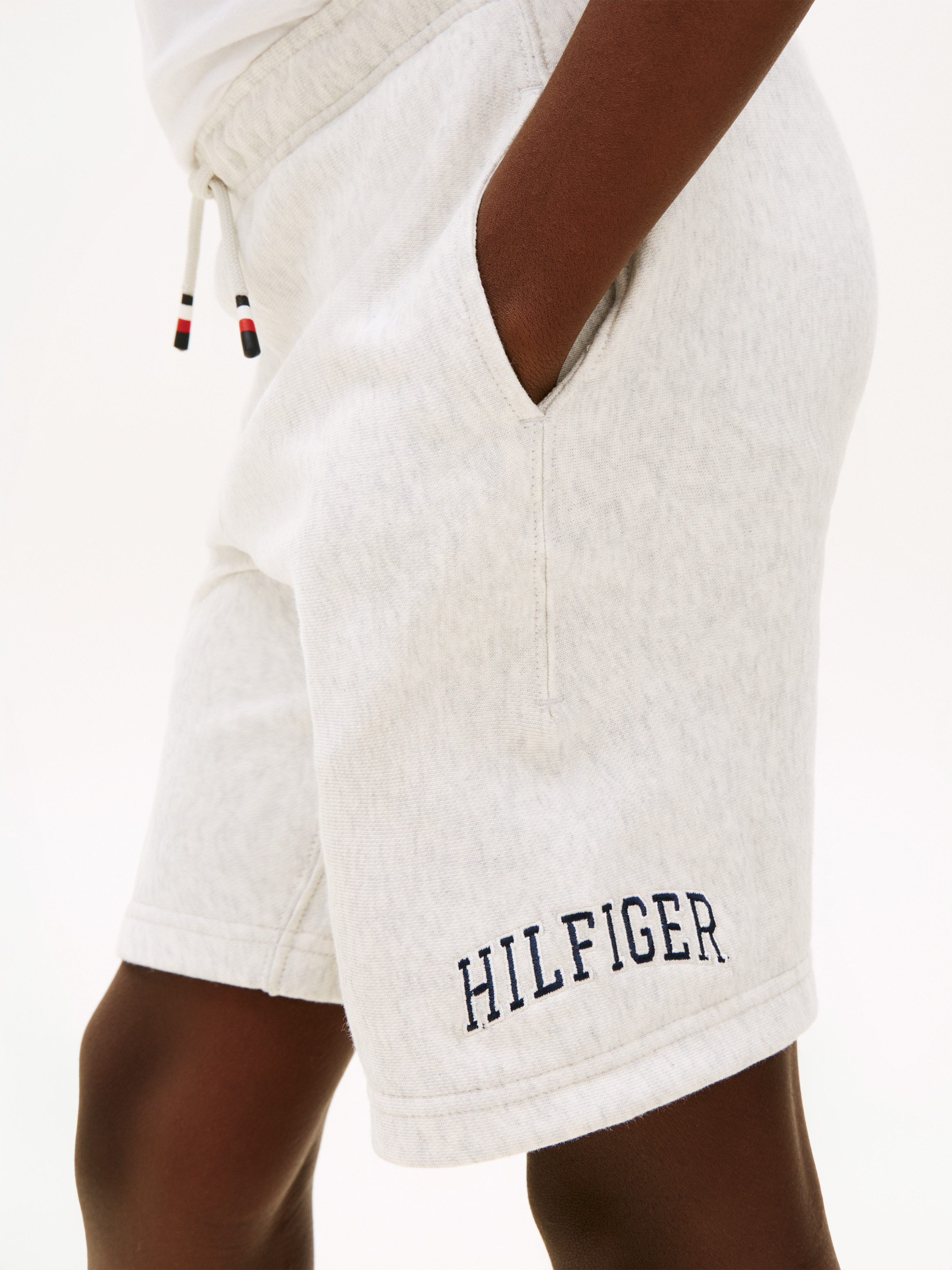 Tommy Hilfiger Sweatshorts HILFIGER VARSITY WIDE SWEATSHORT Kinder bis 16 Jahre, regular fit – Bild 3 von 5