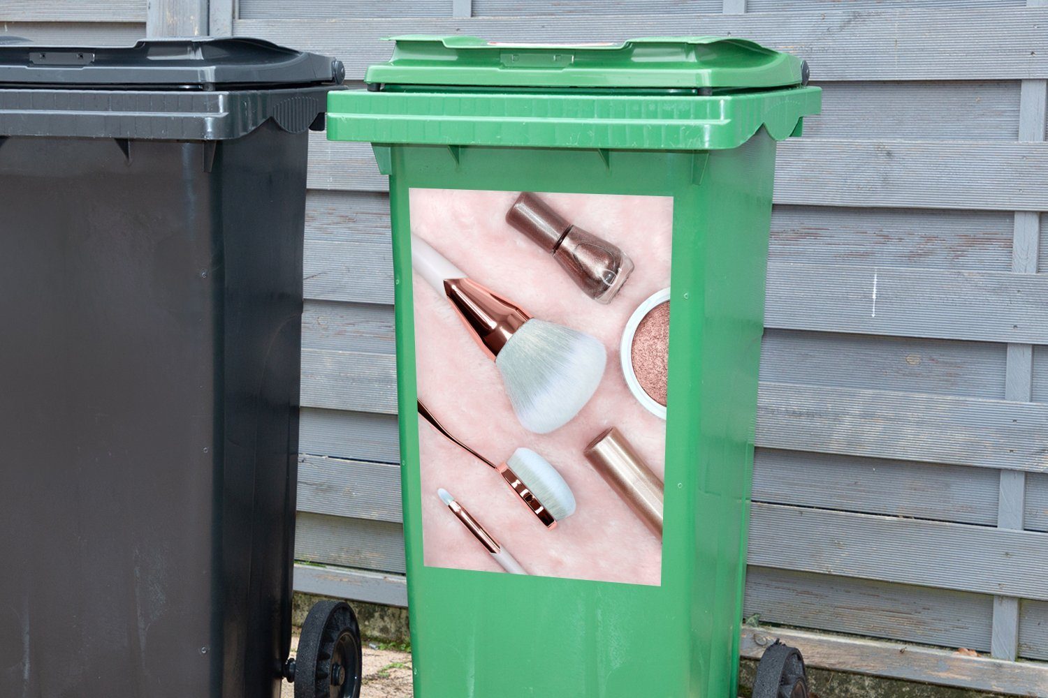 MuchoWow Wandsticker Make-up-Pinsel Mülltonne, Mülleimer-aufkleber, St), (1 Container, Sticker, Abfalbehälter