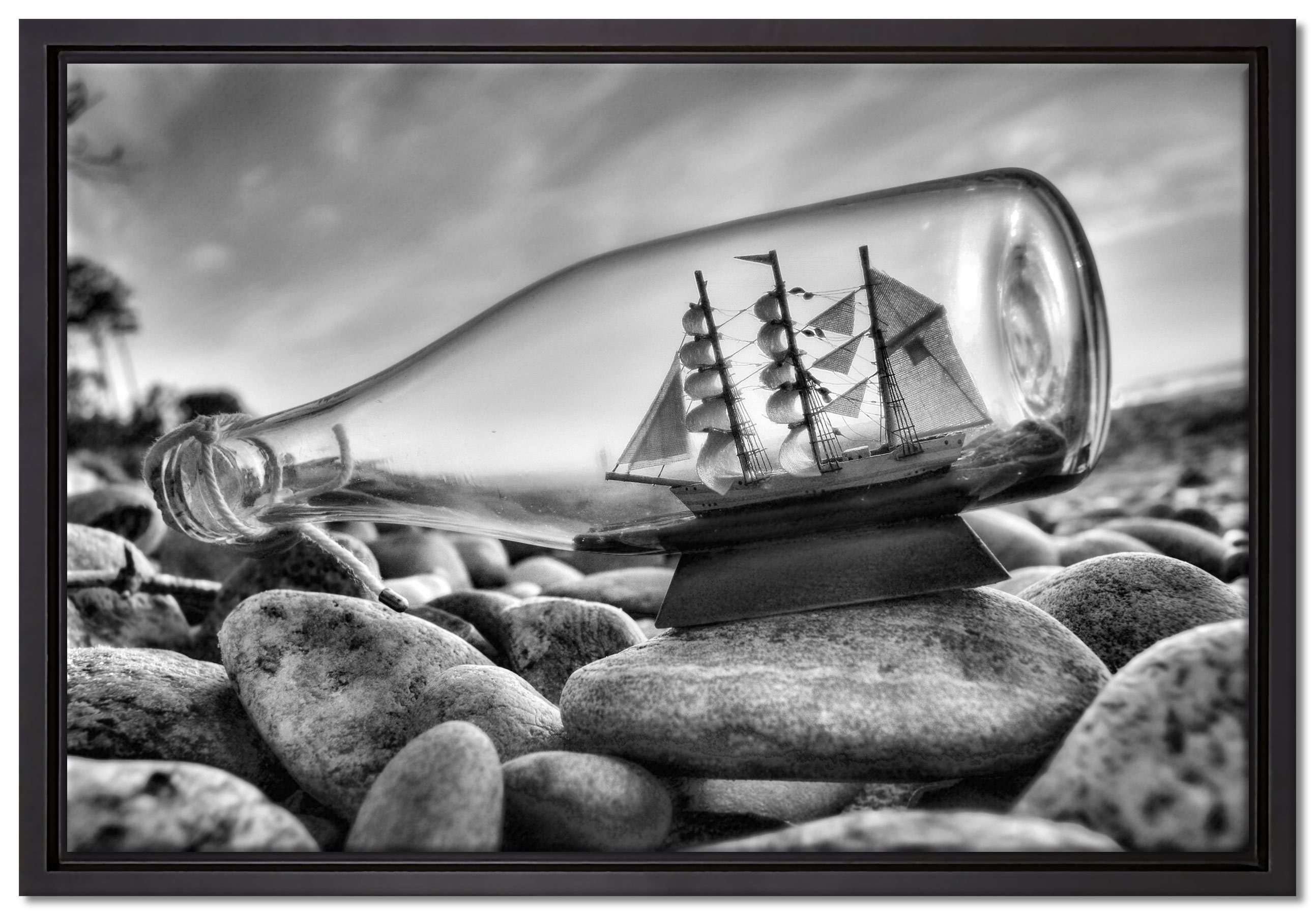 Pixxprint Leinwandbild Flasche mit Schiff, Wanddekoration (1 St), Leinwandbild fertig bespannt, in einem Schattenfugen-Bilderrahmen gefasst, inkl. Zackenaufhänger