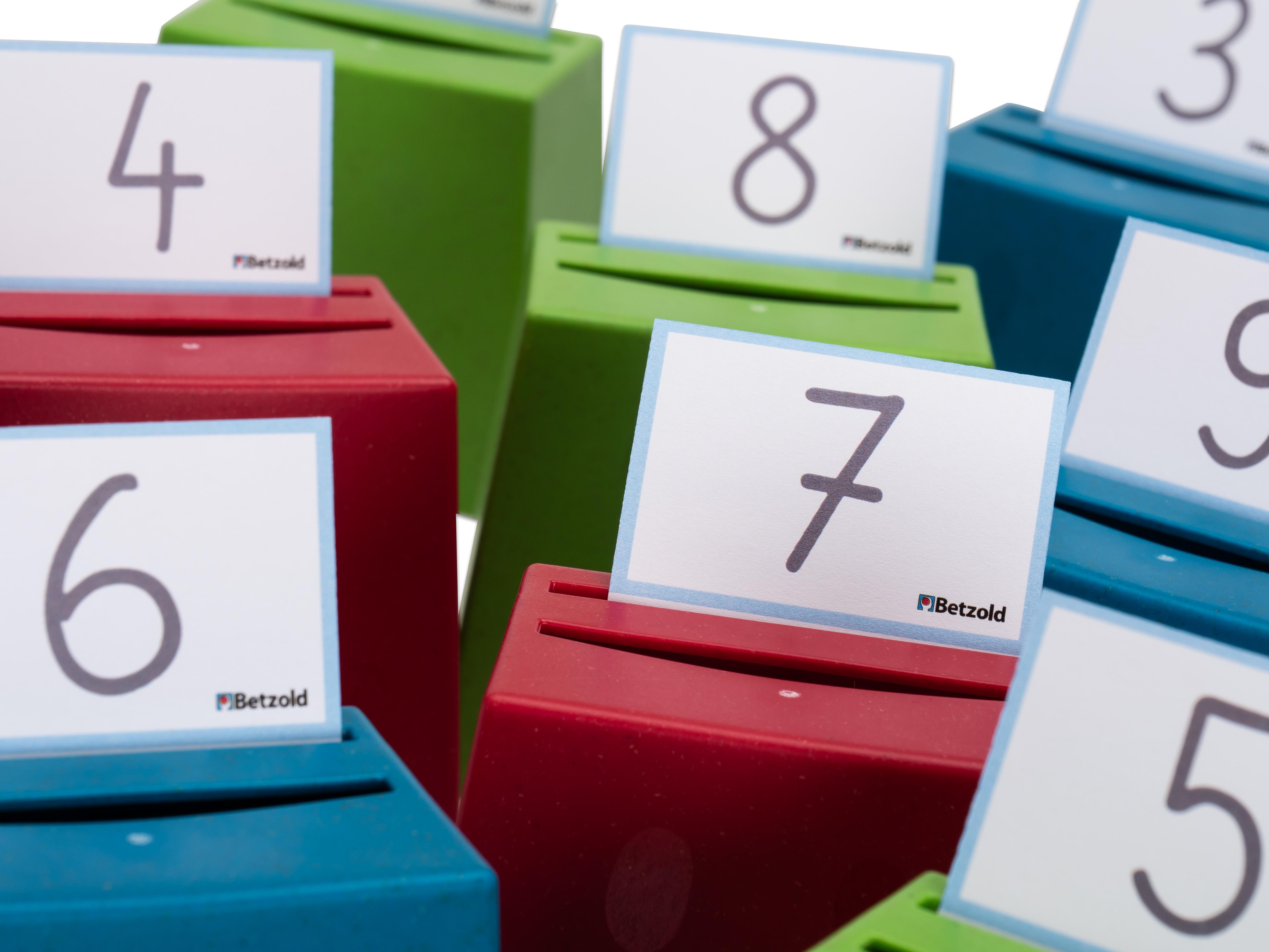 Betzold Tischkartenhalter Mengen und Zahlen – Quizzerkarten, Karton