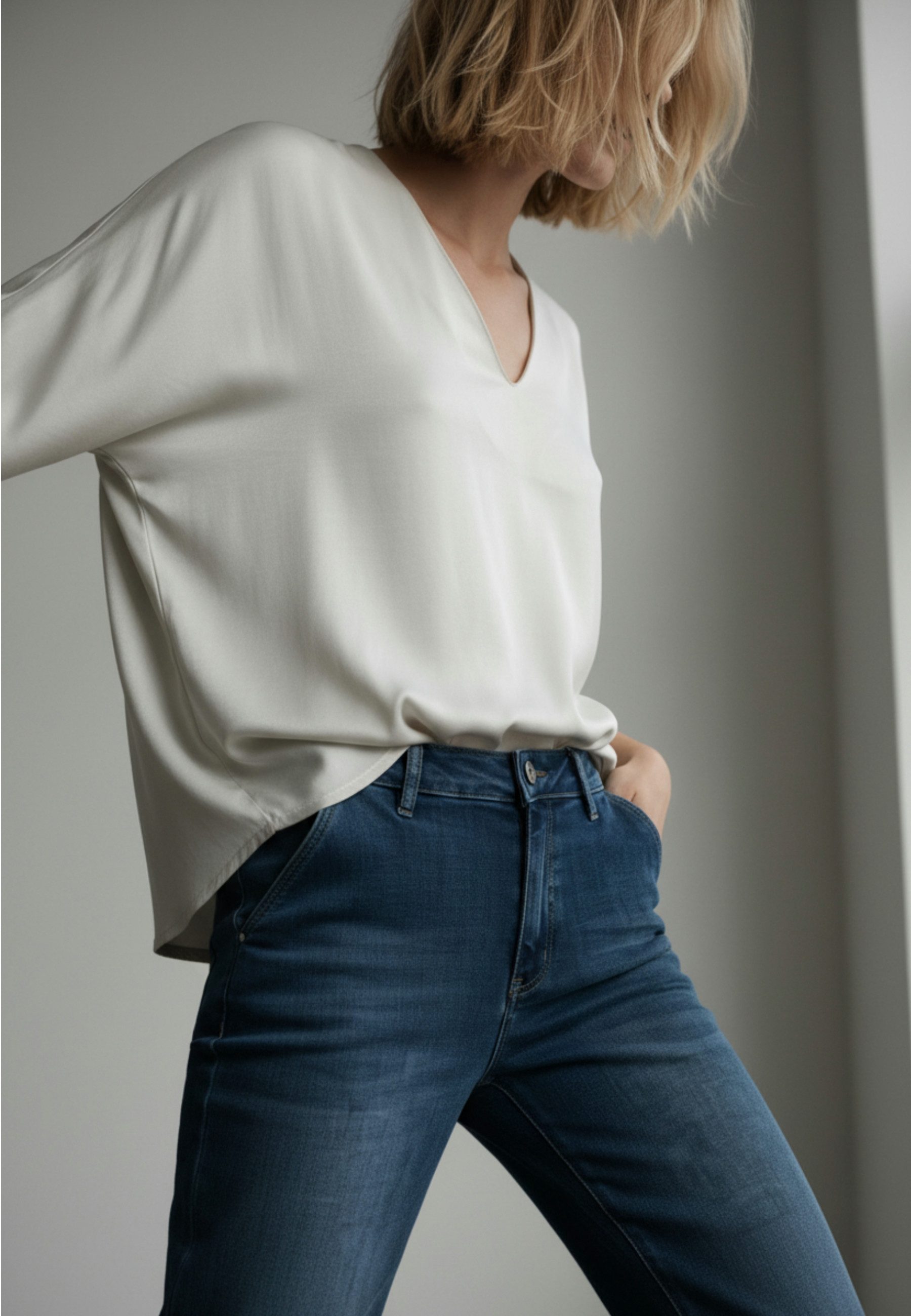 Andijamo-Fashion Schlupfbluse CHARMING Satinbluse mit dezentem Glanz