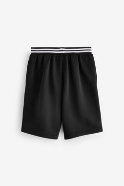 Next Sweatshorts Sport-Shorts mit Badge (1-tlg)