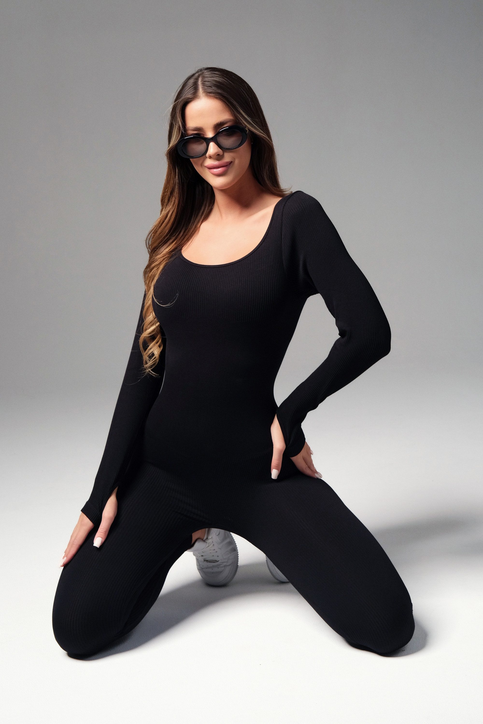 FemmeTone Turnanzug Damen Fitness-Jumpsuit Overall – Sportbekleidung für Yoga und Workout, Elastischer Sport-Einteiler – figurbetonter Langarm-Ganzkörperanzug