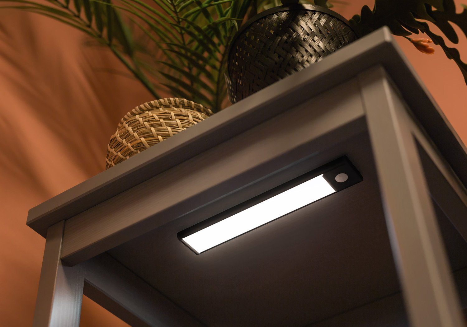 PRECORN Schrankleuchte Schranklicht Lichtleiste 20cm LED´s schwarz 34 USB mit wiederaufladbar