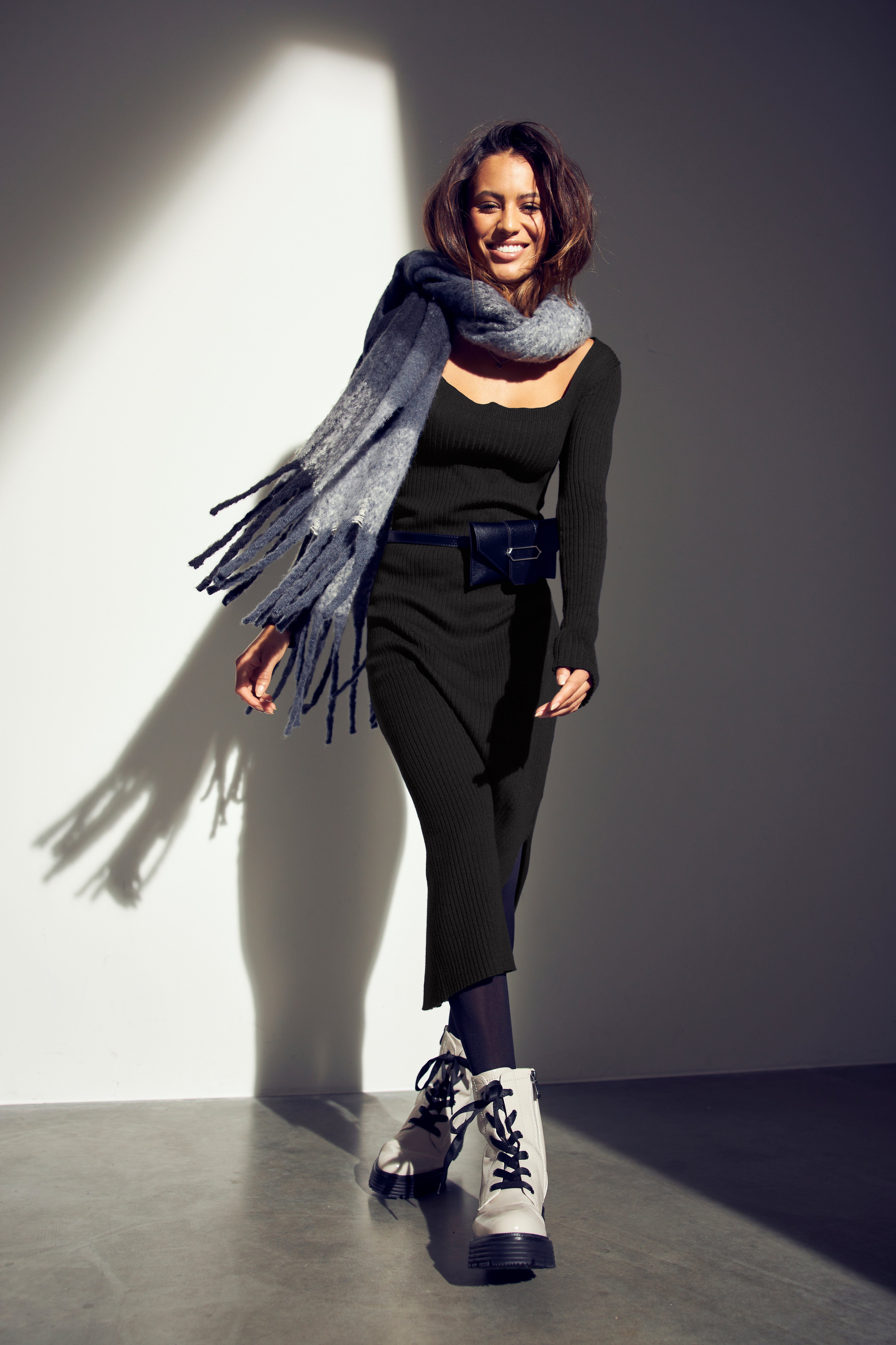 Tamaris Strickkleid trendy mit Karree-Ausschnitt schwarz