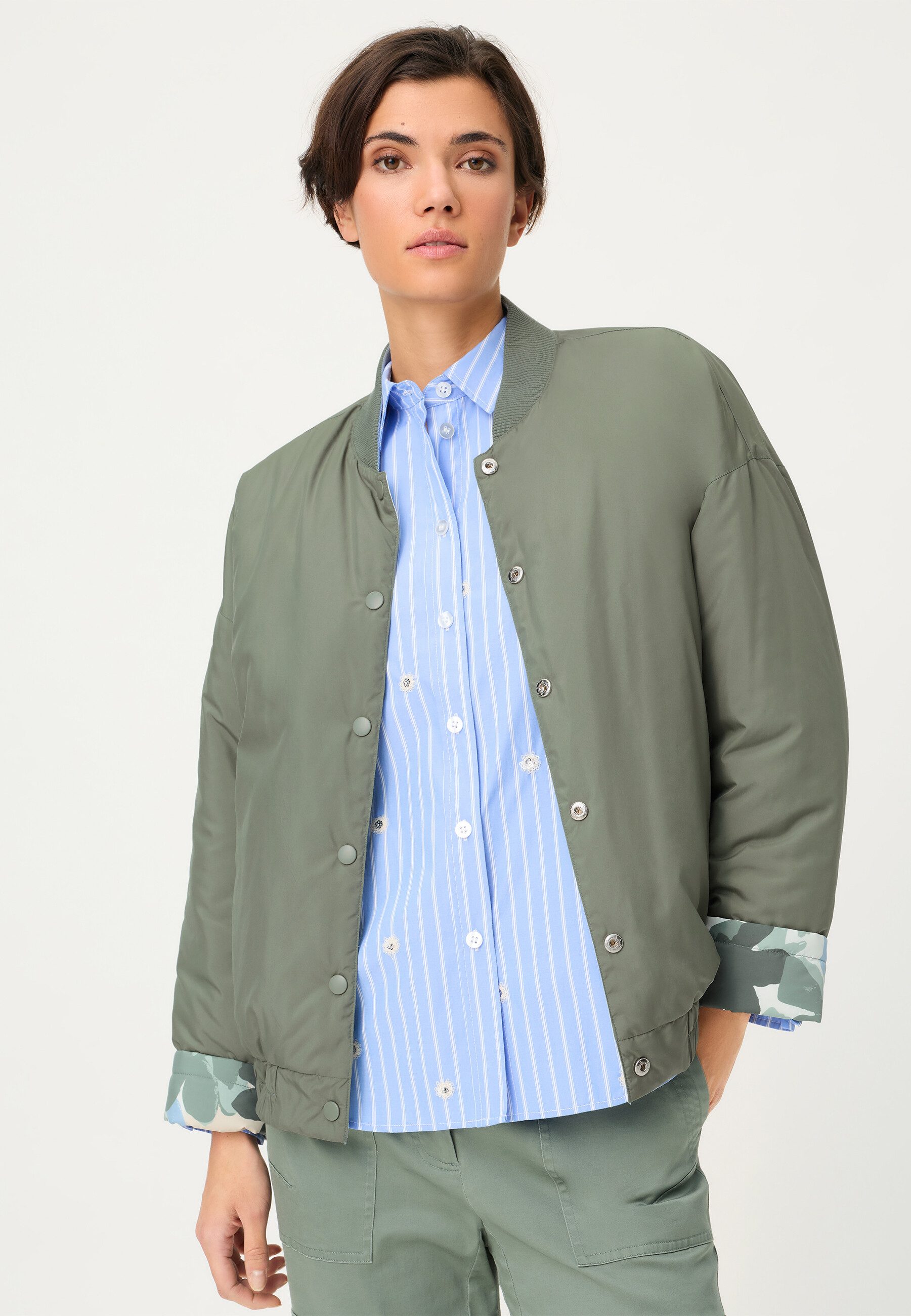 Olsen Outdoorjacke Jacke mit Mandarin-Kragen und Wendefunktion